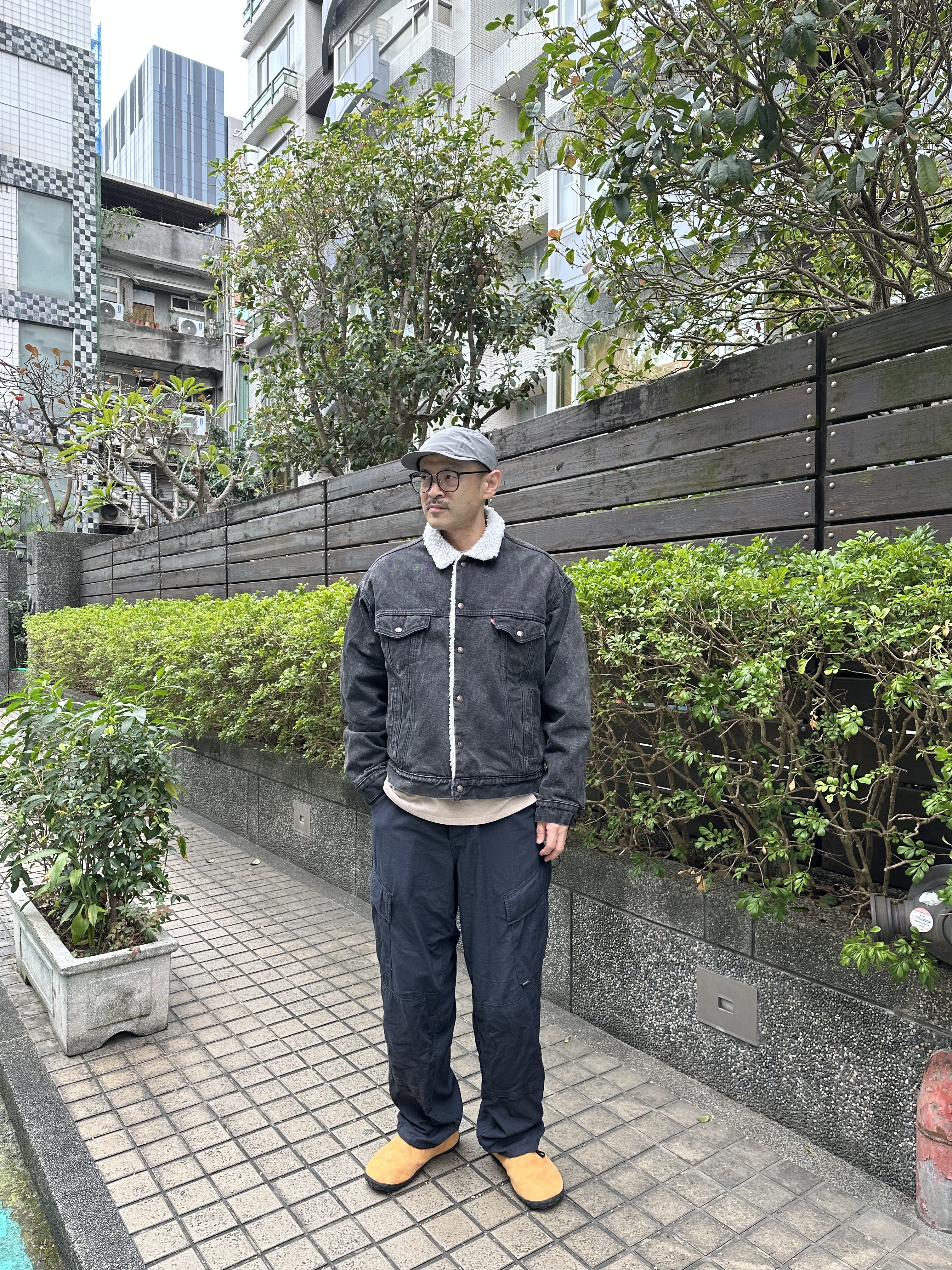 90’s Levi’s Black Denim Sherpa Boa Jacket (MADE IN USA)