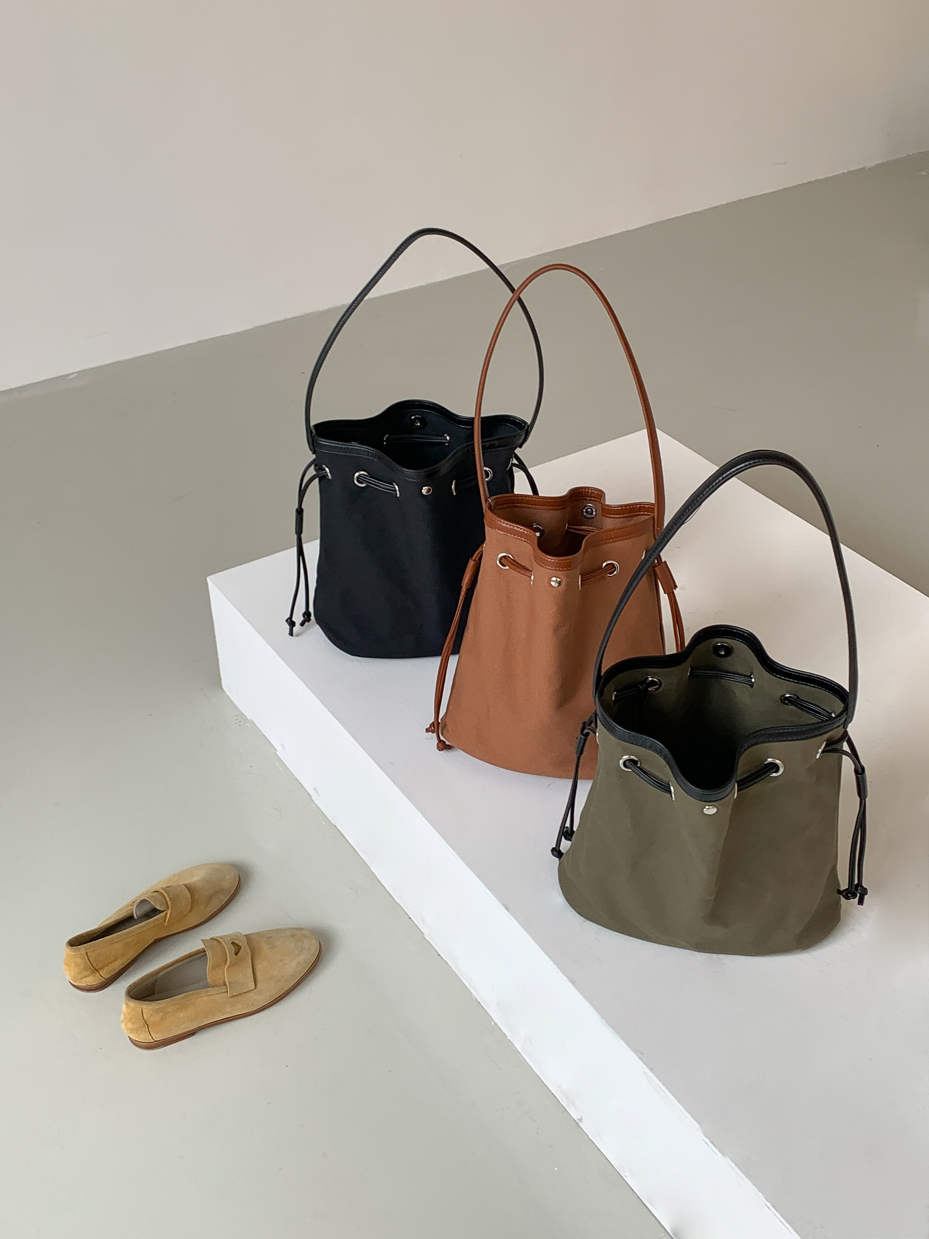 帆布抽繩水桶包