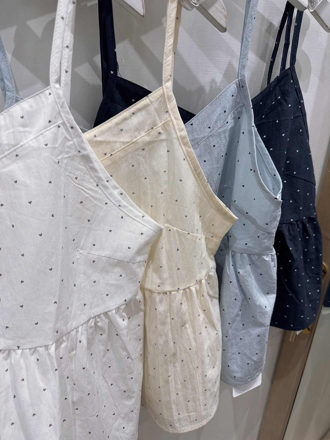 兩扣點點吊帶背心