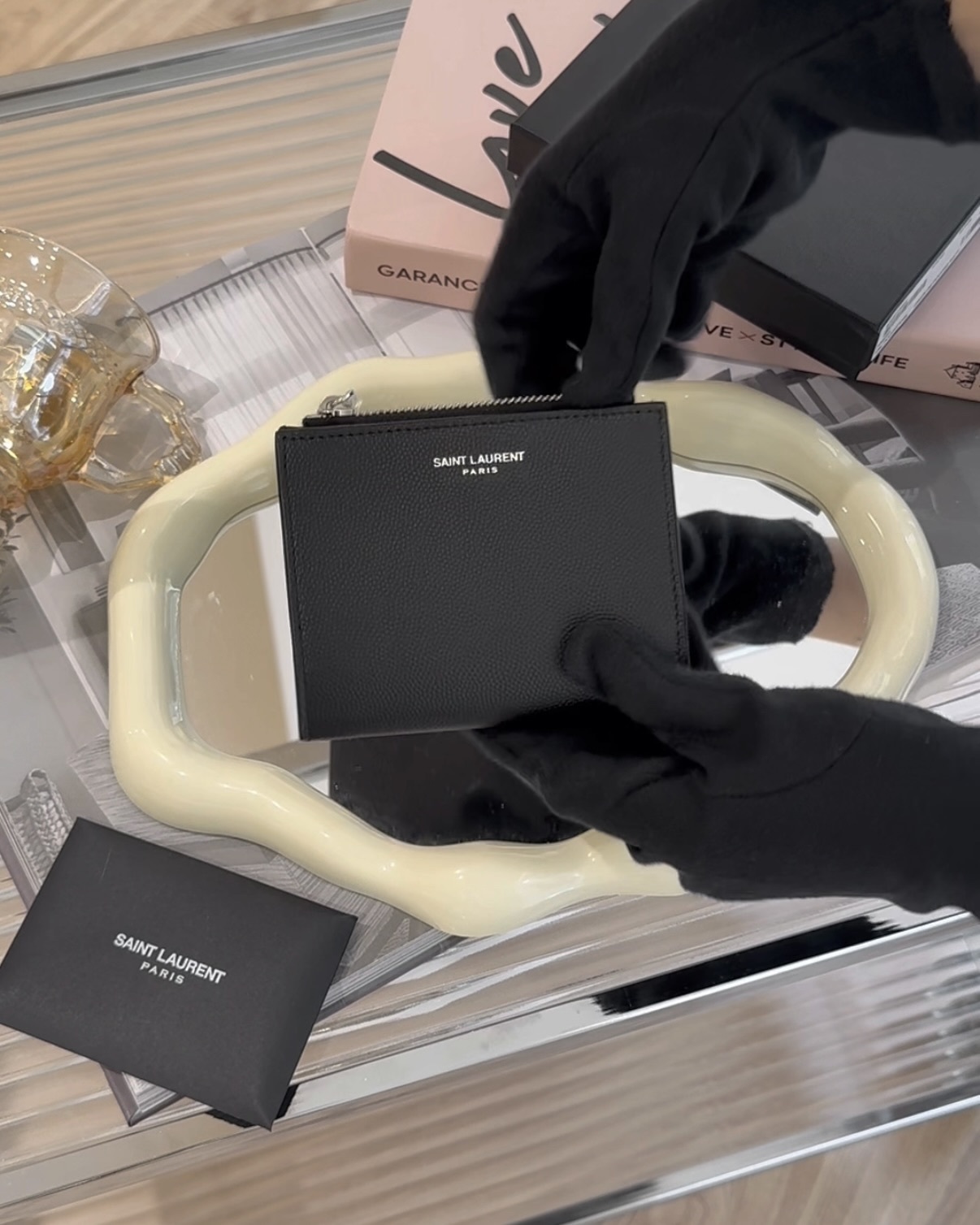 YSL｜牛皮一字拉鍊對開短夾 黑銀