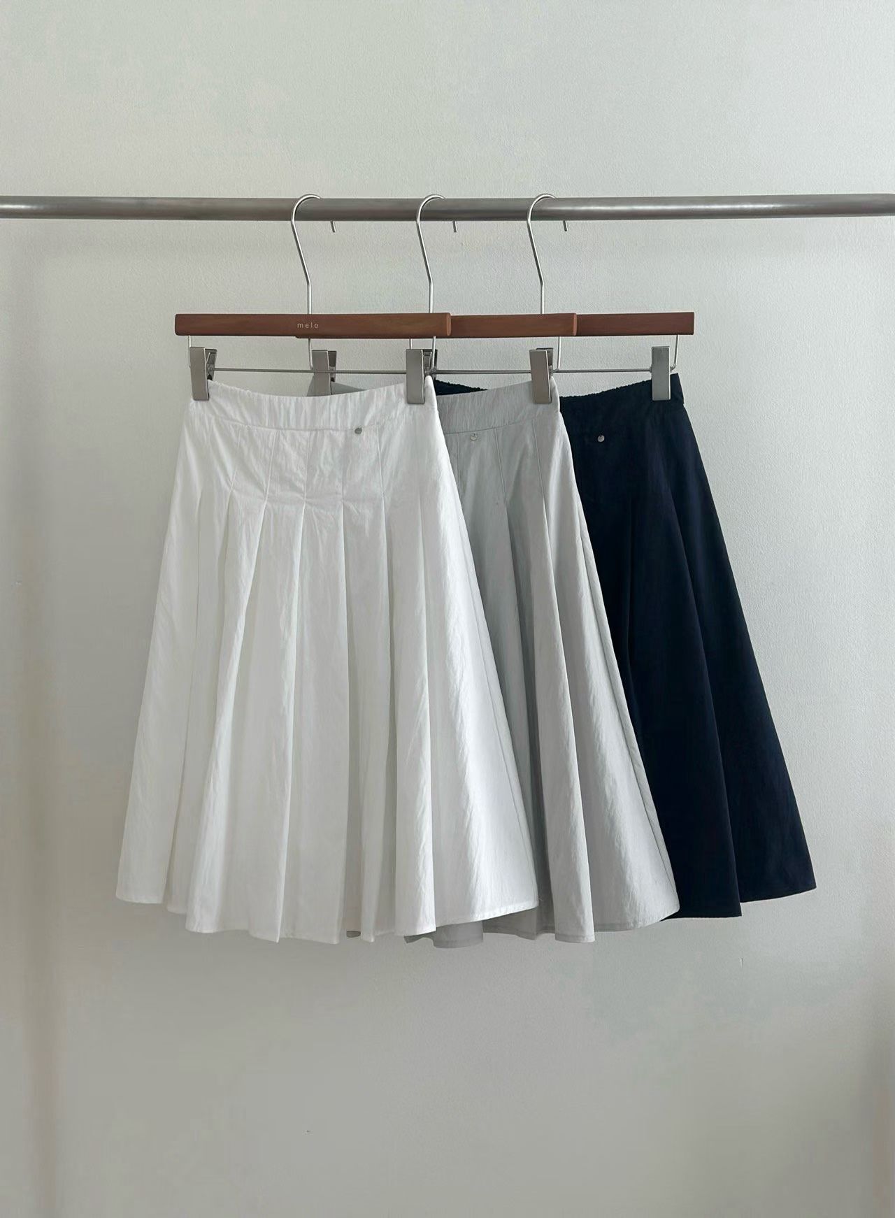 ML6048 橡筋腰中長打褶裙