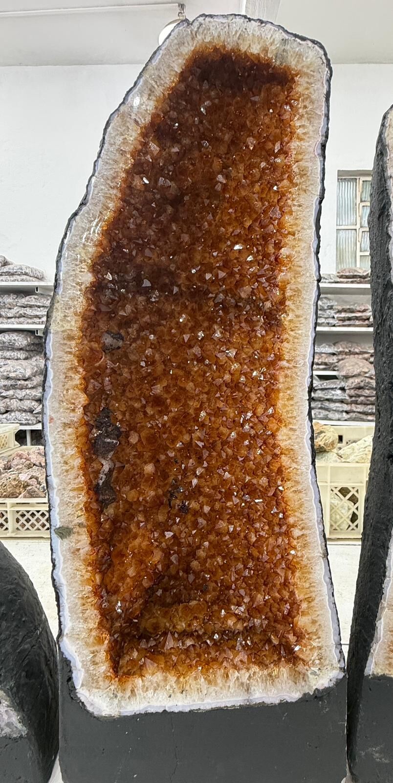 WH034 水晶洞 SSW01 約 57 × 22 cm 約 29.4 kg