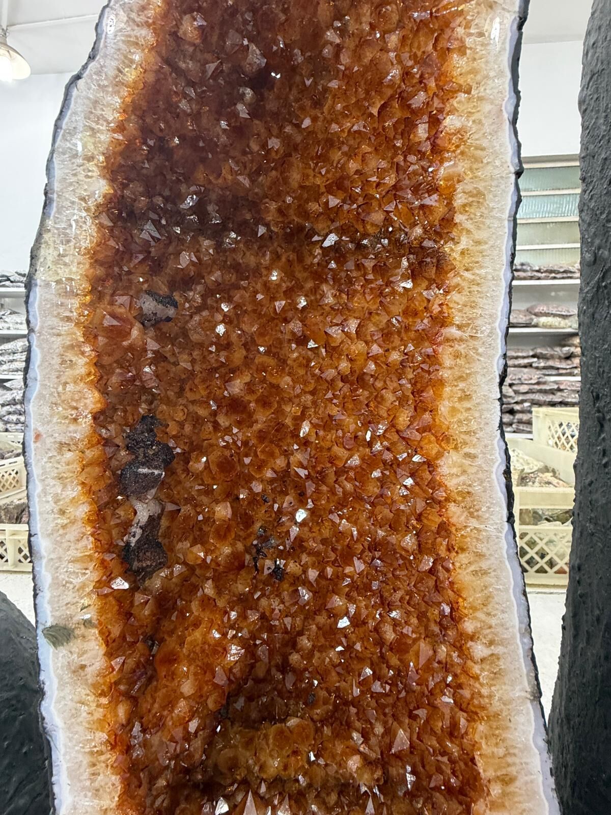 WH034 水晶洞 SSW01 約 57 × 22 cm 約 29.4 kg