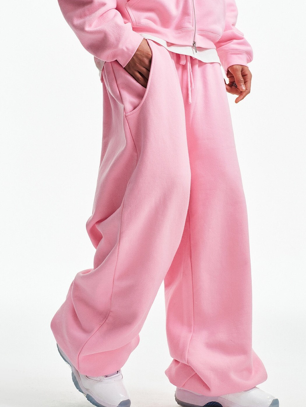 MEDM 金屬皮牌Logo  素色抽繩 束口長褲