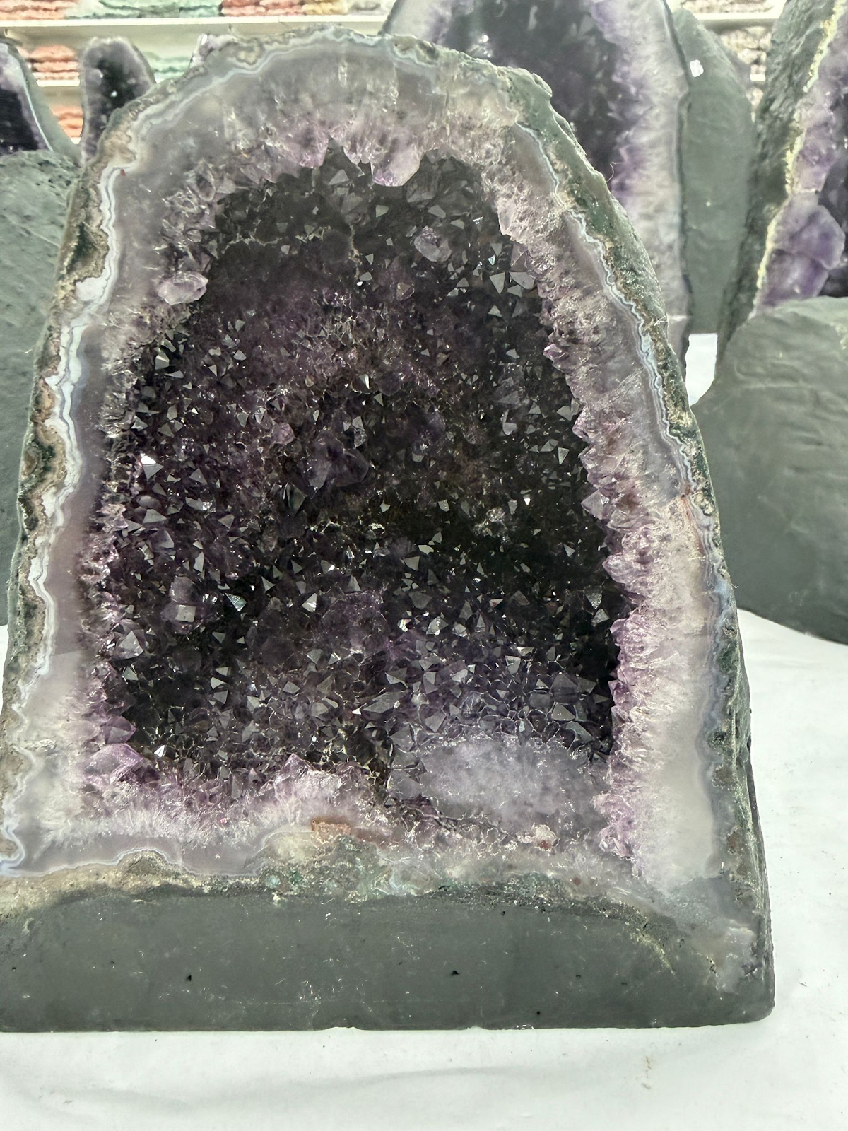 WH057 SSP03 (巴西特級紫晶「紫氣東來」金鐘聚寶盆) 約 19 × 18 cm 約 4.745 kg