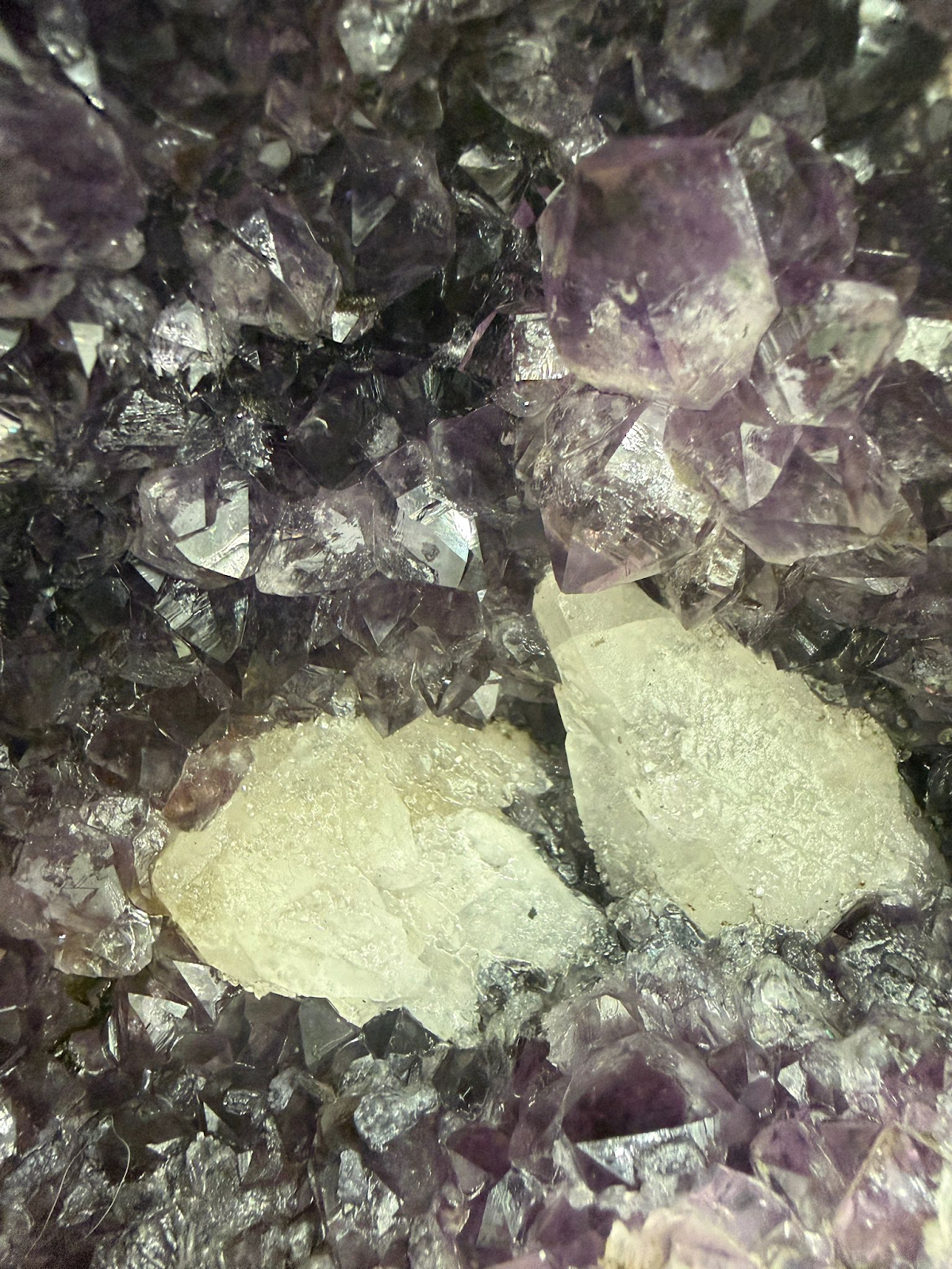 WH058 SSP05 (巴西頂級深紫「雙龍牙方解石」聚寶盆) 約 23 × 19 cm 約 6.7 kg