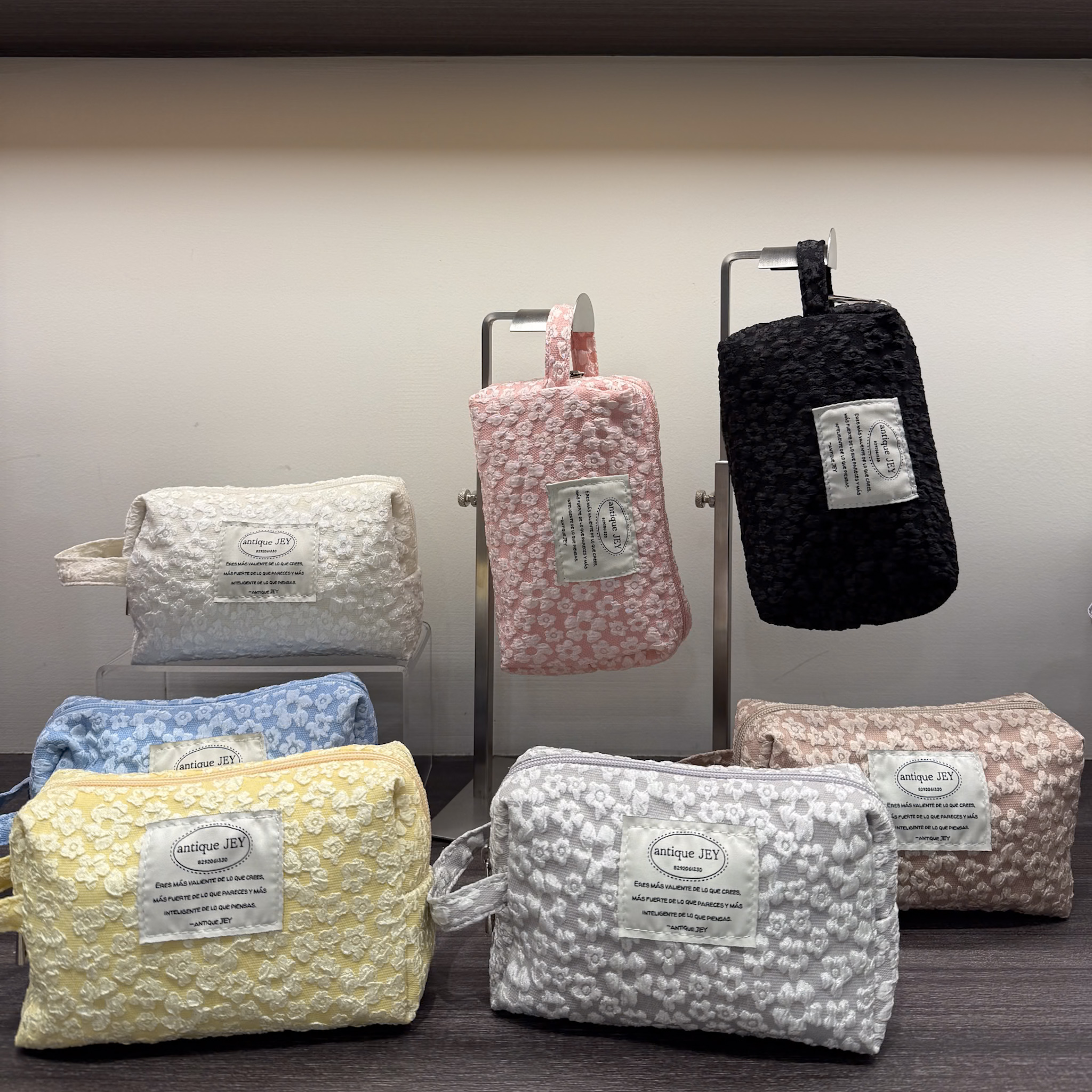 RS17 漂亮女森需要漂亮化妝包(多款，無折扣)