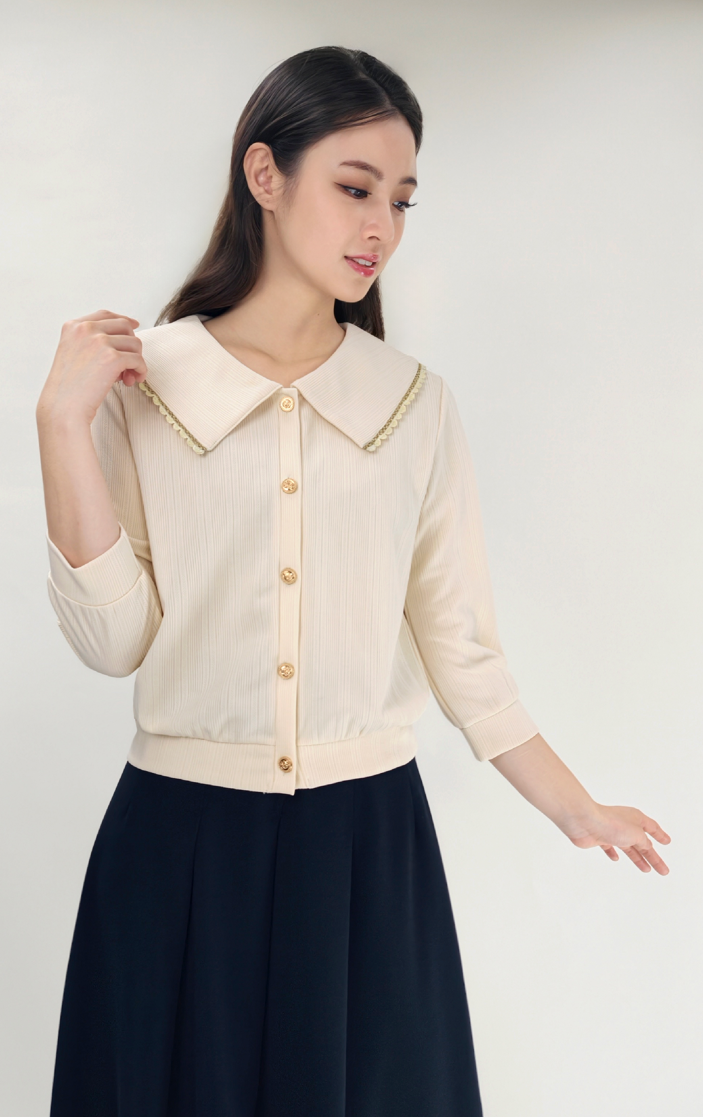 翻領小花邊針織衫 CD0631