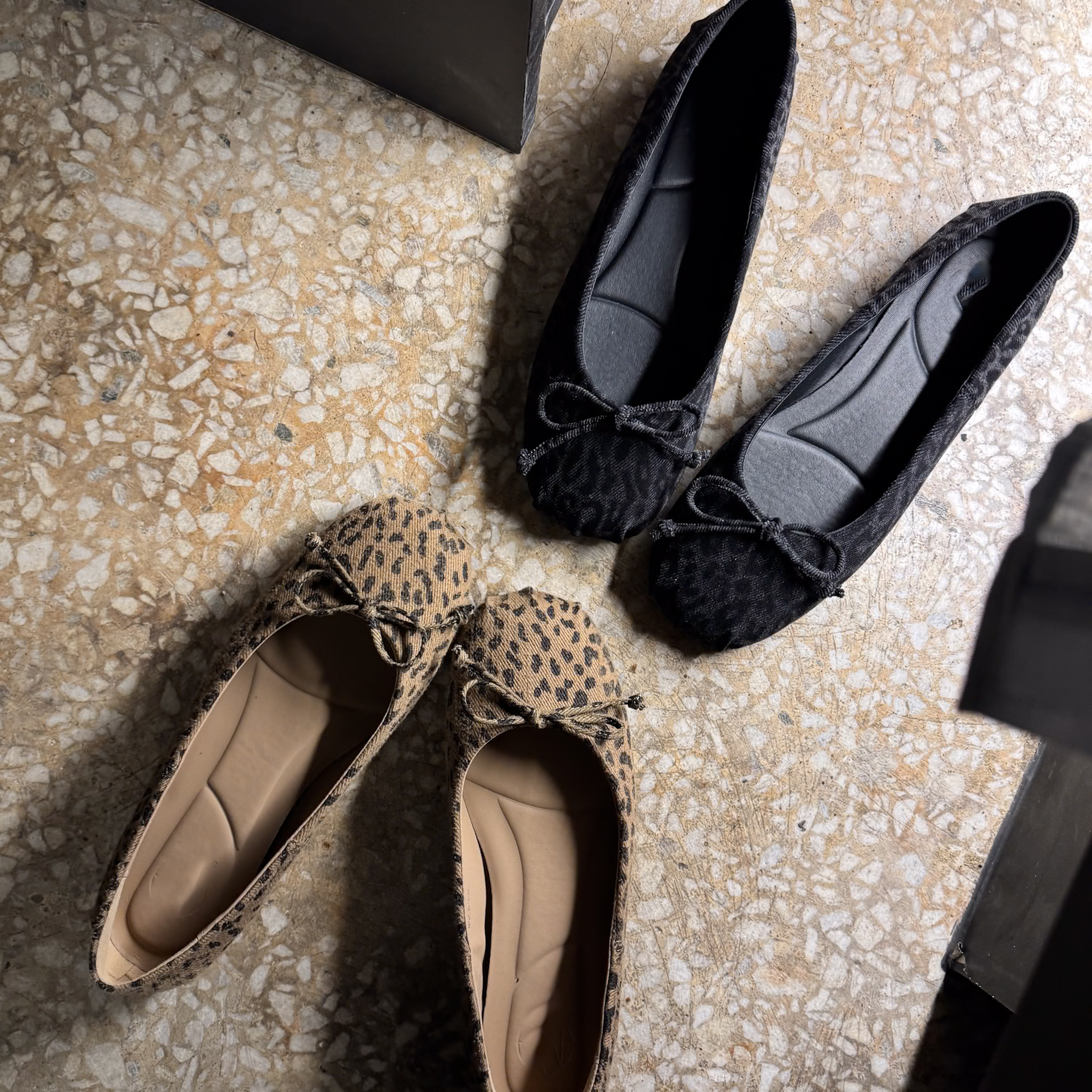 RS20 底有軟Q!豹紋布娃娃鞋(灰黑/米，230-250，無折扣)