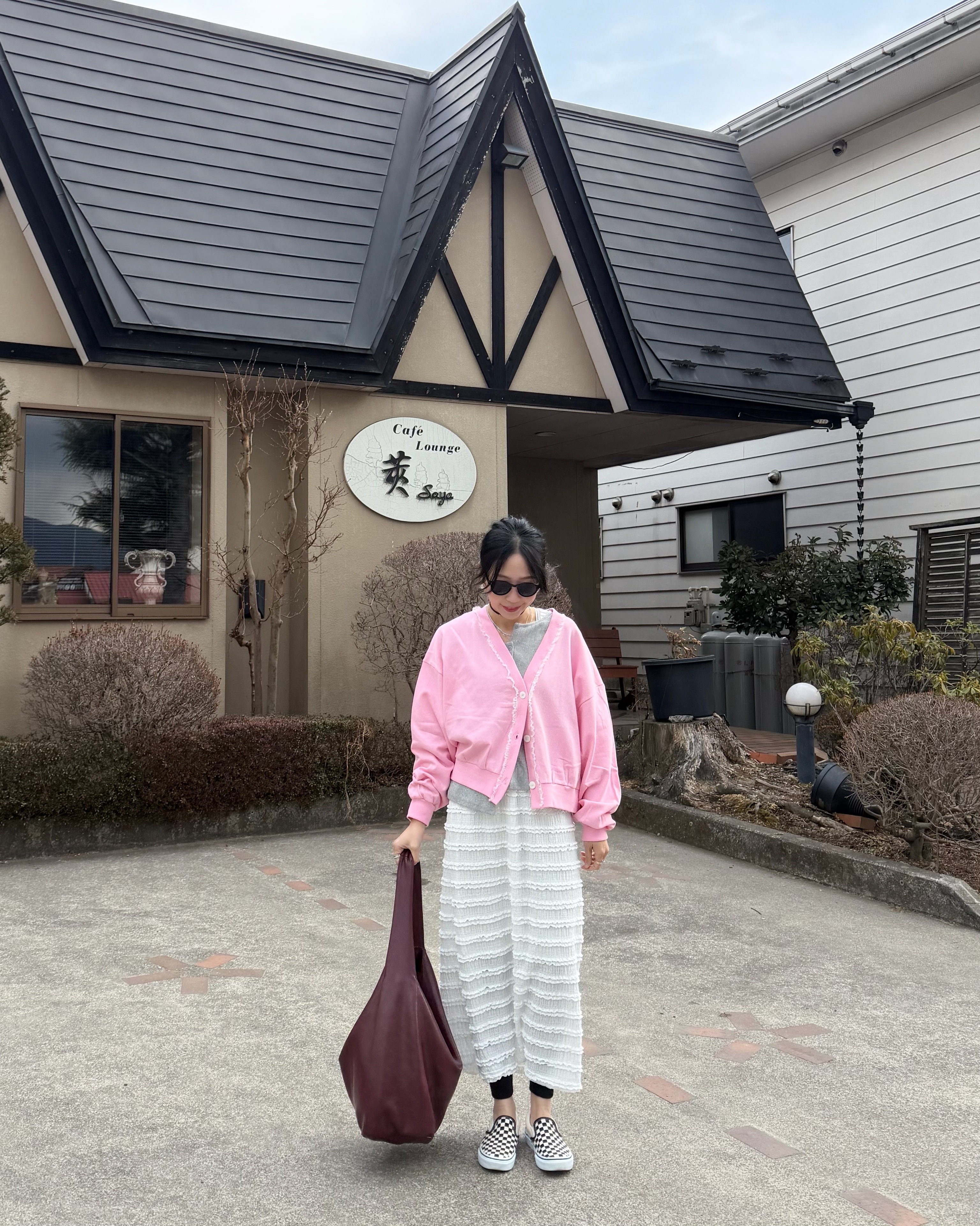 2月新品♥珠地V領lace邊外套