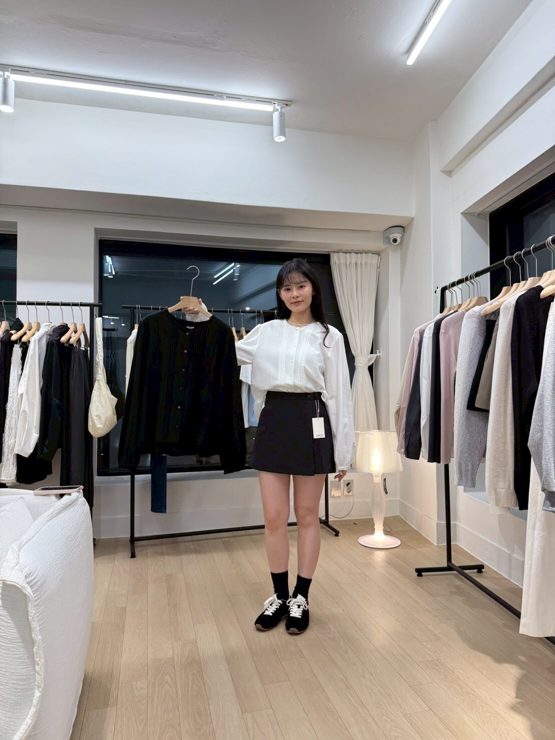 PE6009 小花邊壓褶上衣