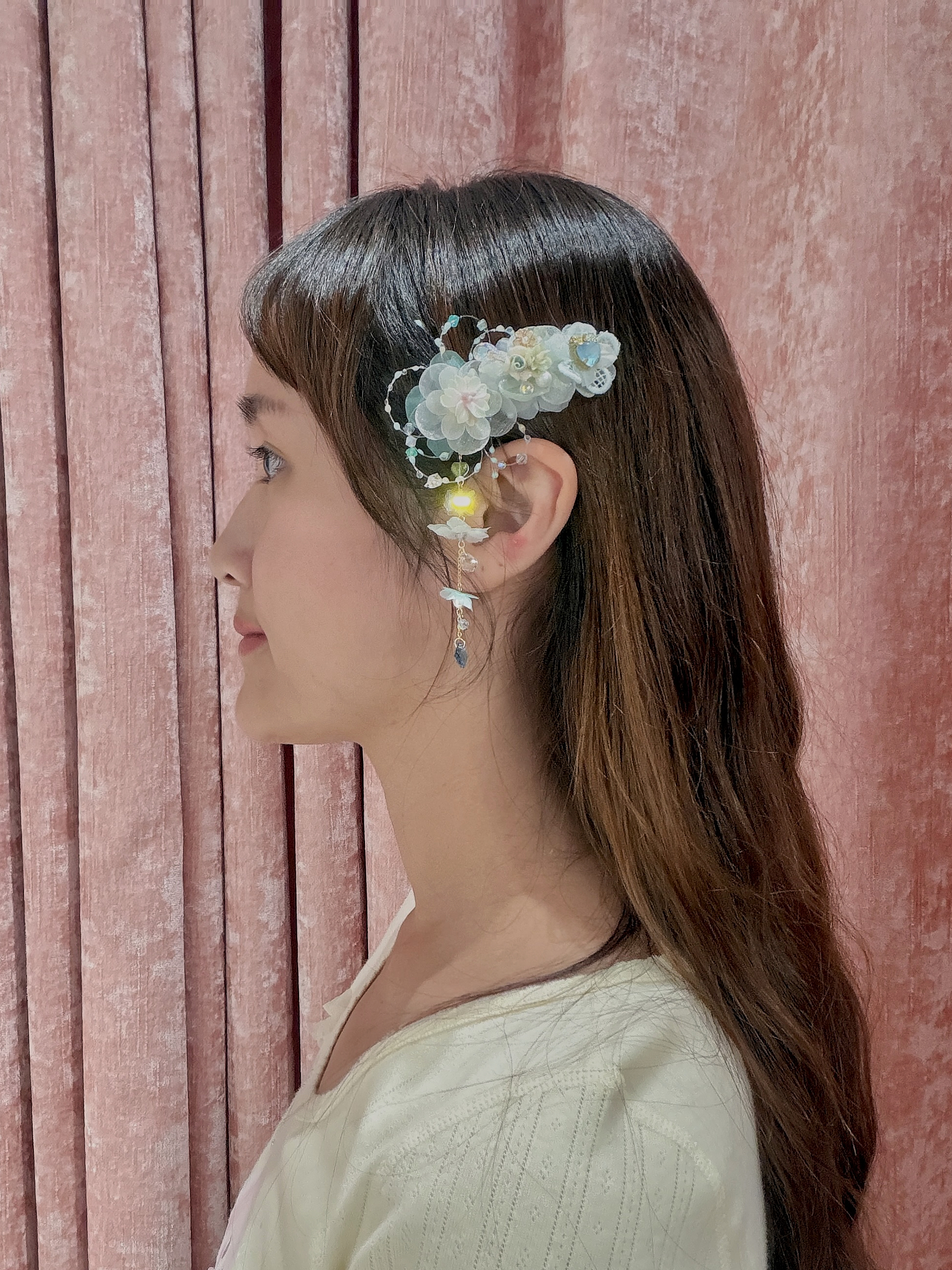 13431 Resin Eternal Bloom Tassel Clip