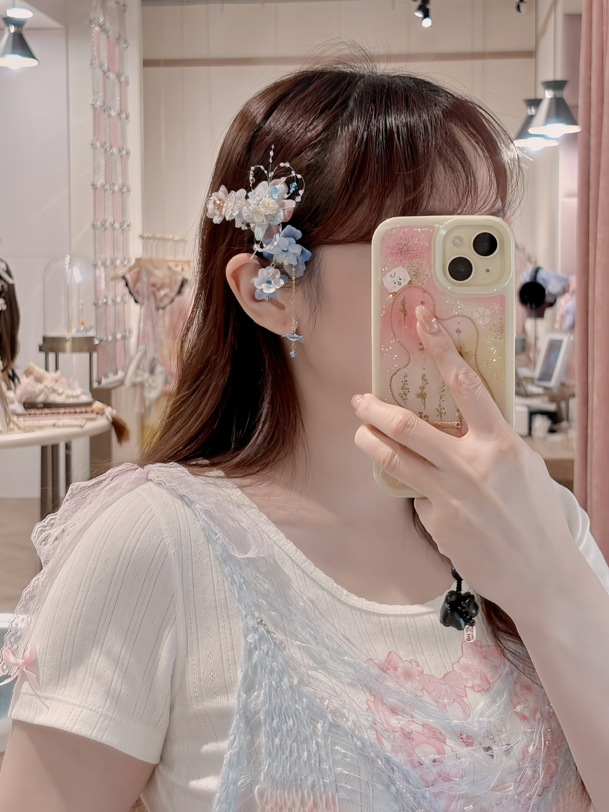 13436 Resin Eternal Bloom Tassel Clip