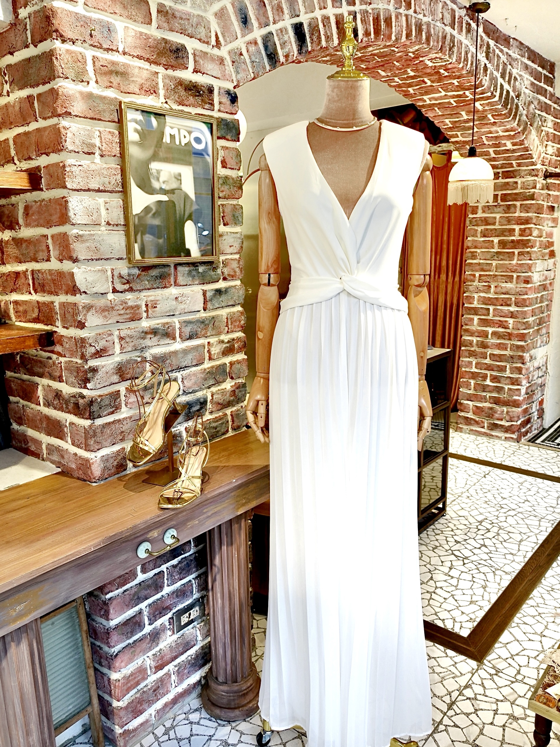 City Wihte白色深V扭結百摺連身長褲Jumpsuit