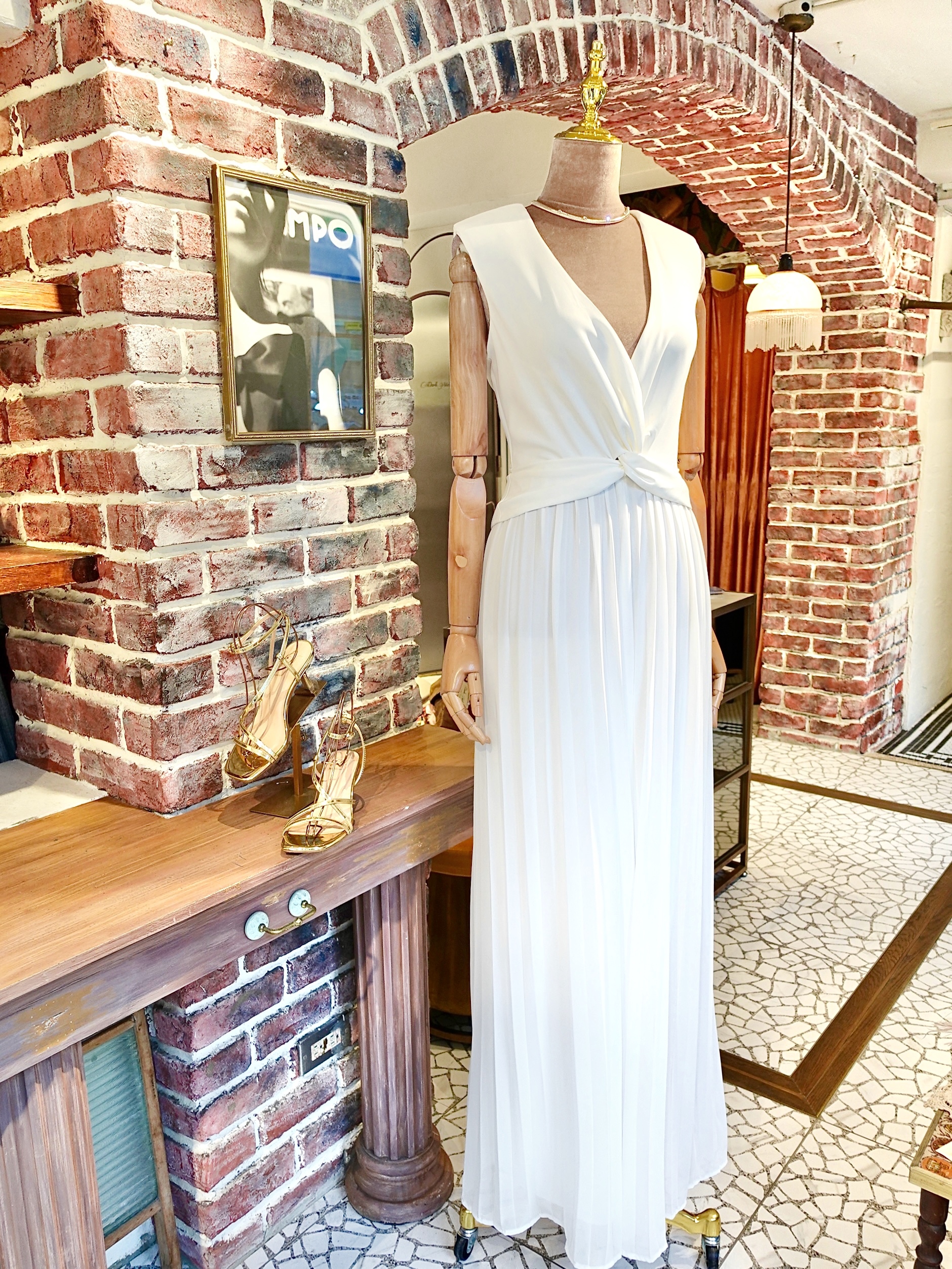 City Wihte白色深V扭結百摺連身長褲Jumpsuit