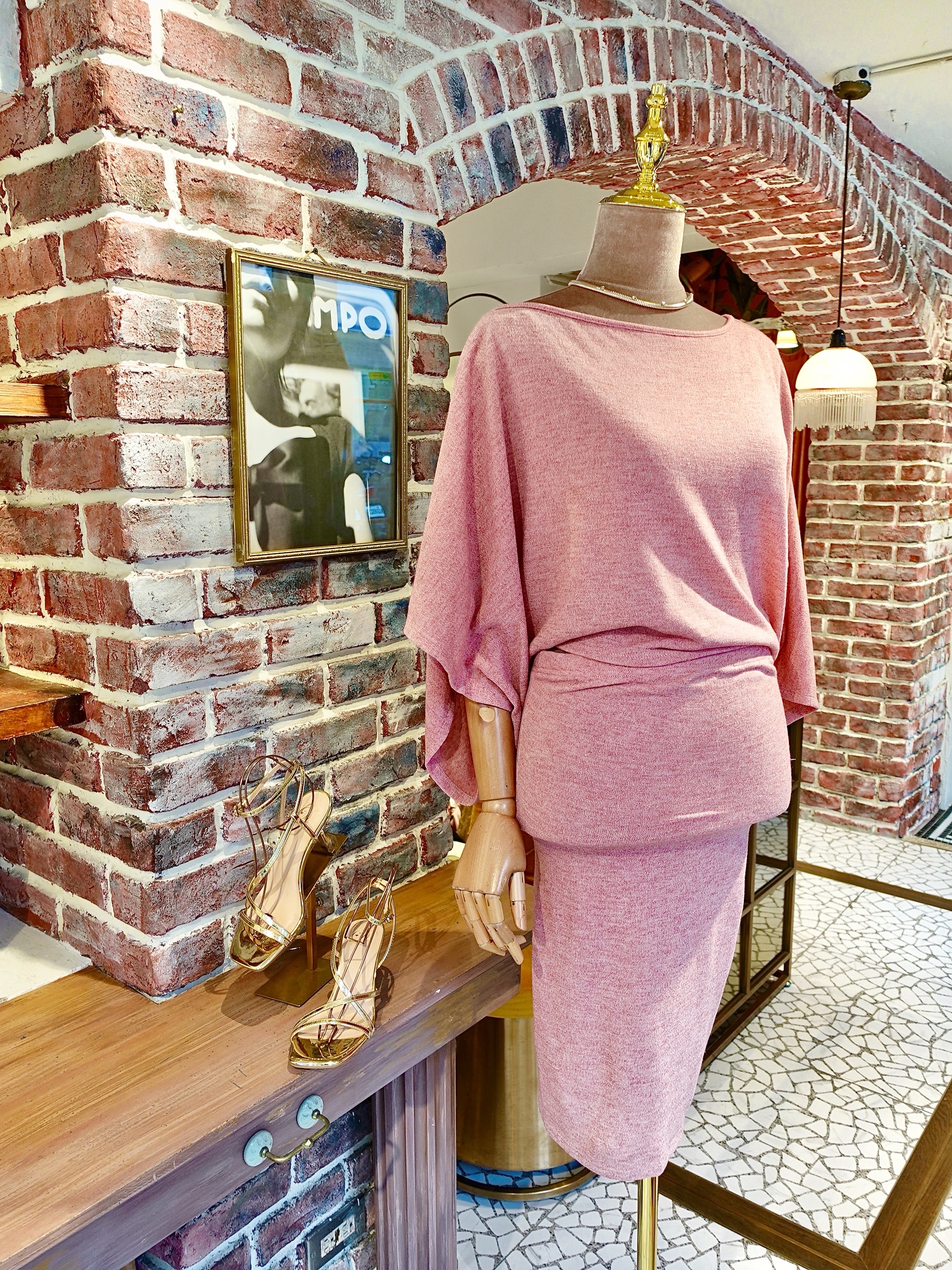 Pink Night粉紅色露肩寬袖針織上衣+ Mini Dress套裝