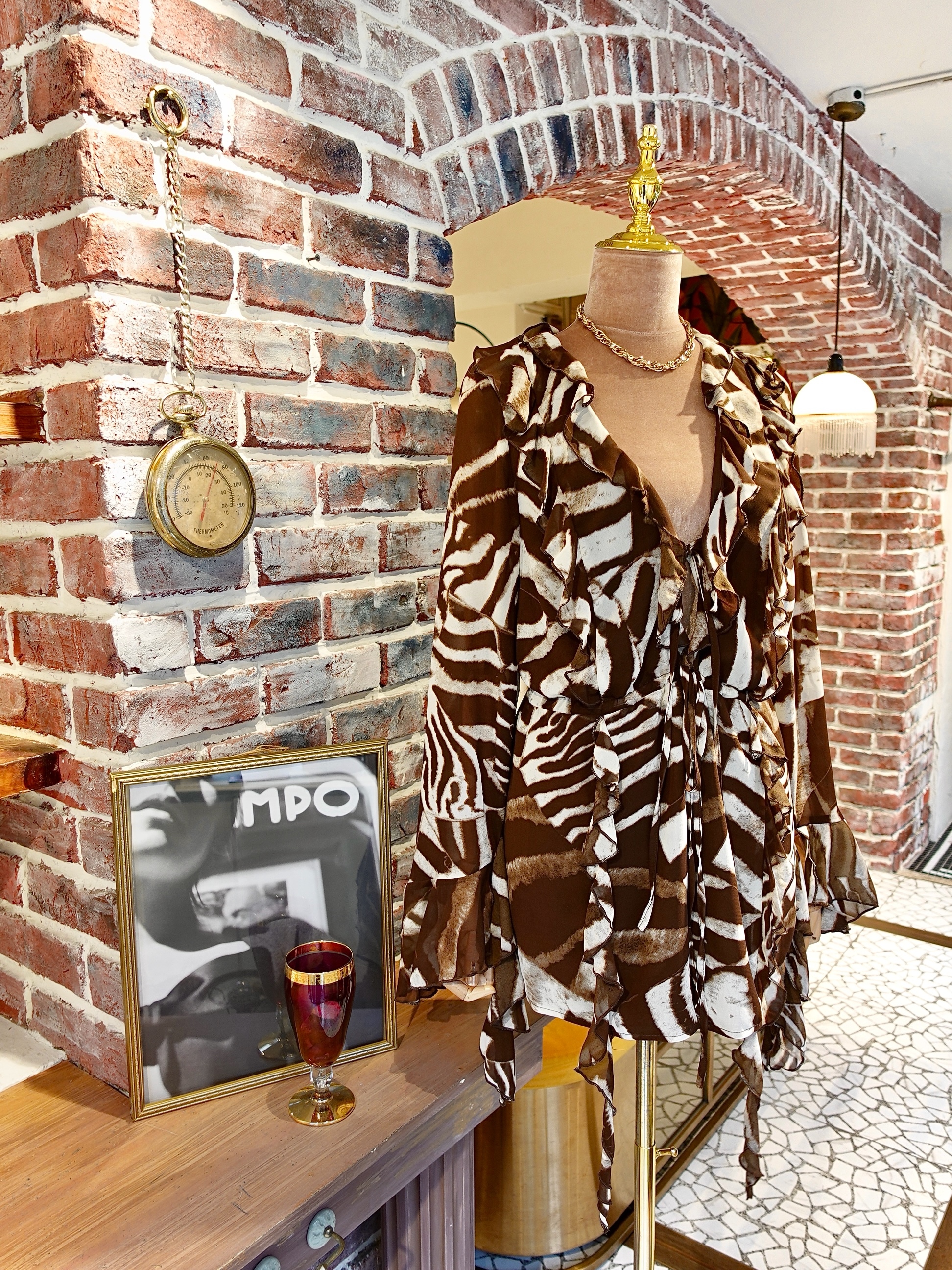 Chocolate巧克力色雪紡紗印花深V領綁帶荷葉飾邊連身短褲