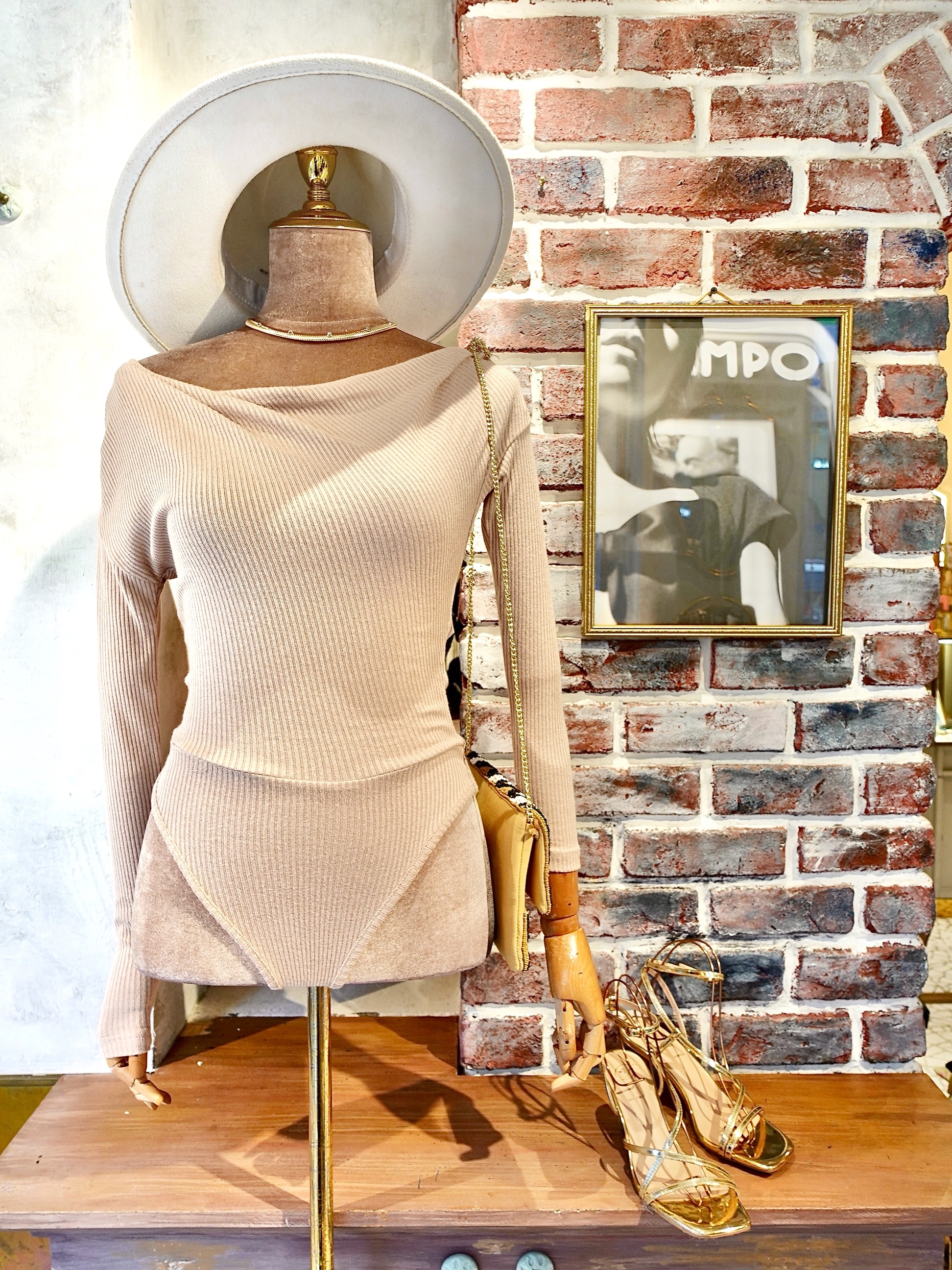 Taupe腮紅褐色露肩羅紋針織連身衣Bodysuit