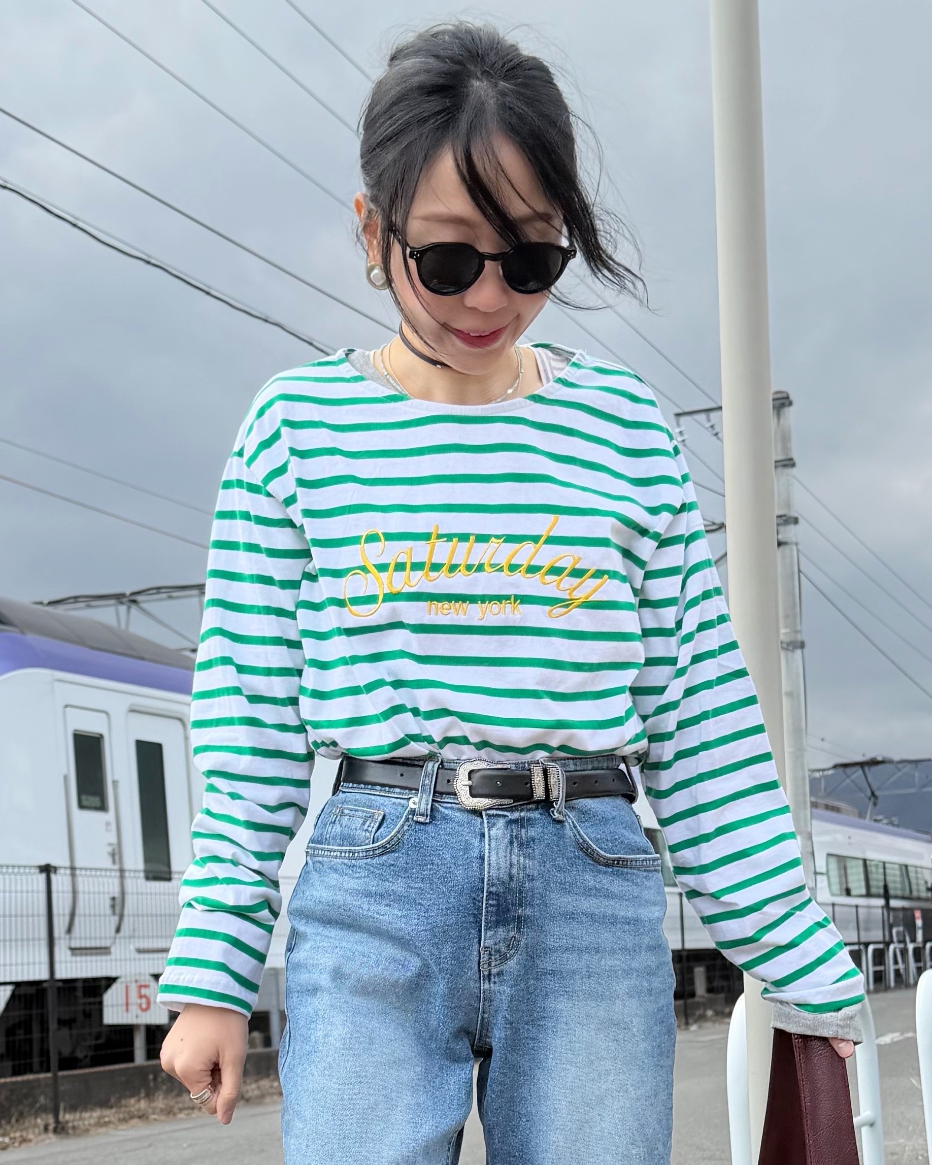 2月新品♥刺繡英文字橫間長䄂Top