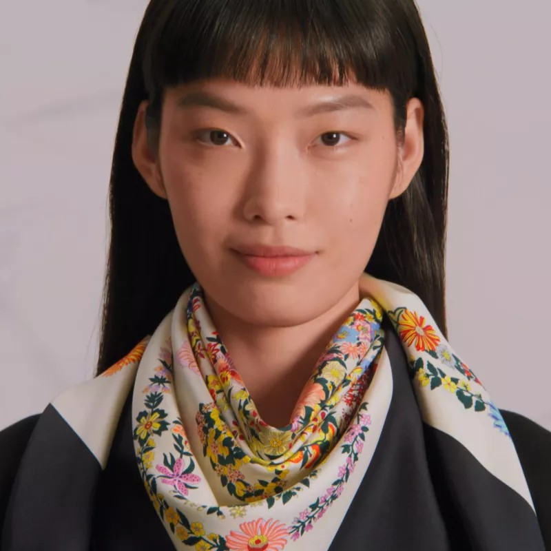 1YK0312-004 [HERMES] Brides de Gala en Fleurs Scarf 90 Noir #H004192S 05 (BR)