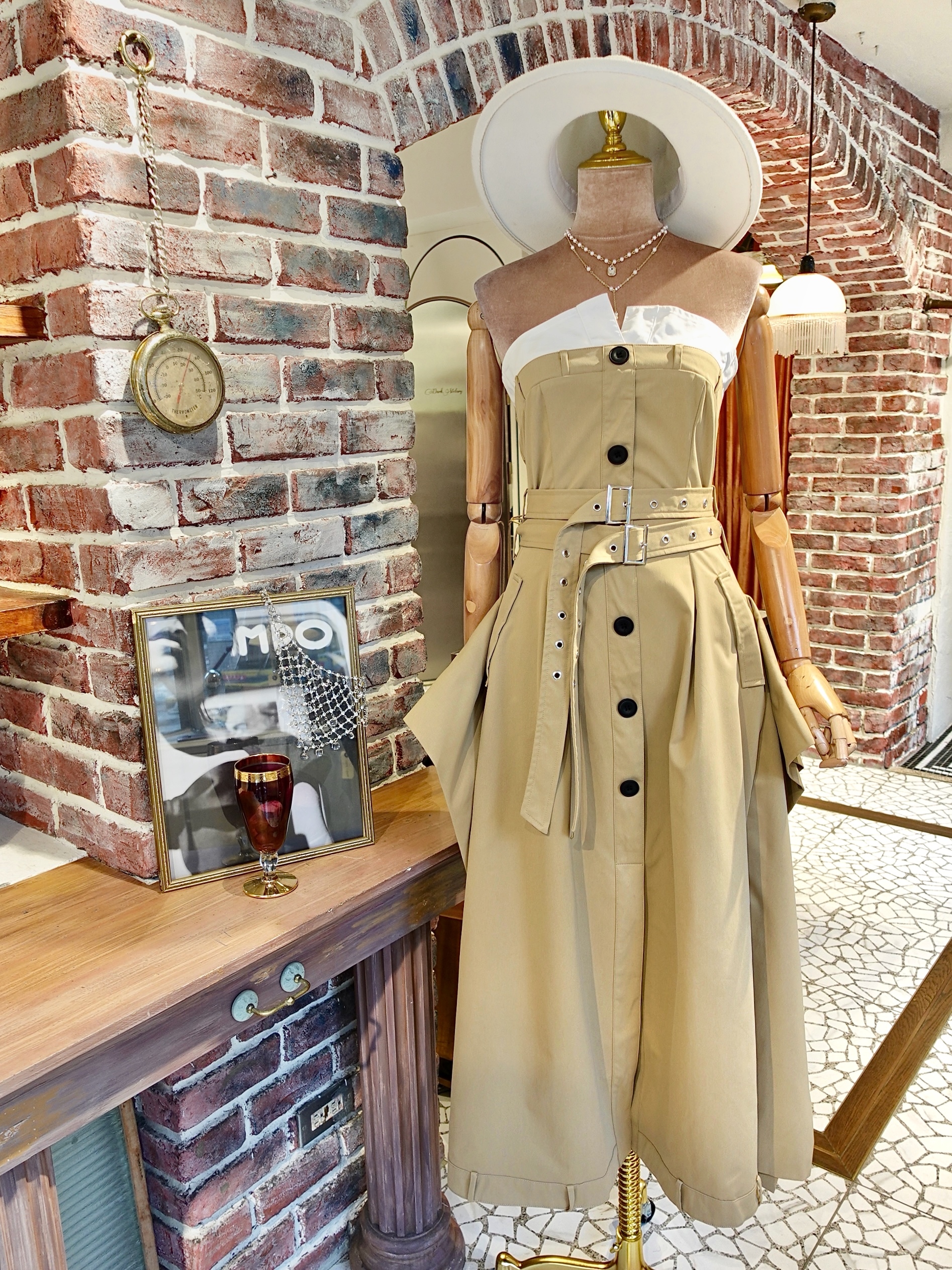 N.Y白卡其色翻摺領荷葉飾雙腰帶Maxi Dress