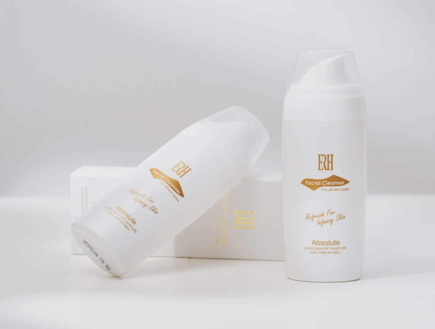 透皙明亮潔膚乳:25% 胺基酸配方,溫和清潔的潔顏乳