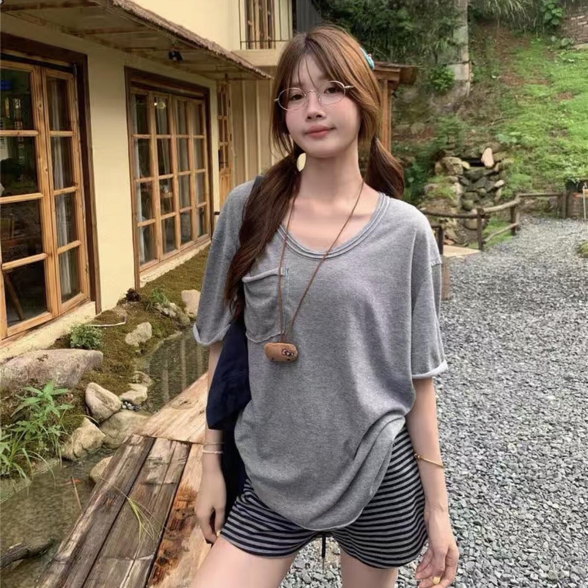 【慵懶又隨性的U領口袋上衣+條紋短褲套裝組】（現貨）