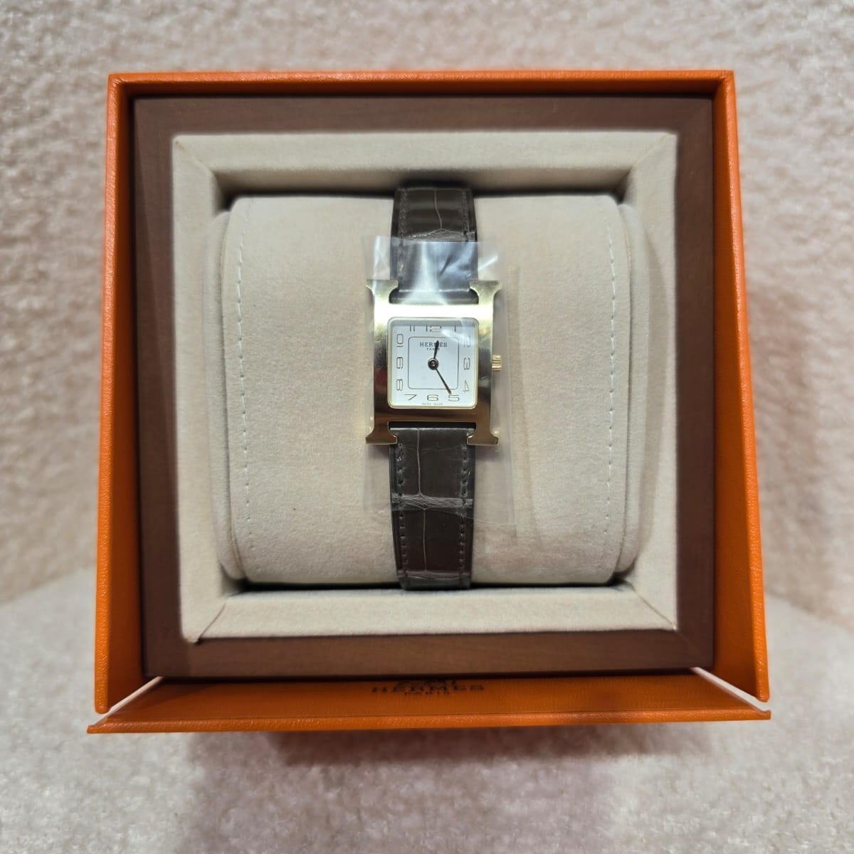 1YK0312-020 [HERMES] Hour 25mm Touch Grey ghw Full Set 2025 (BR)