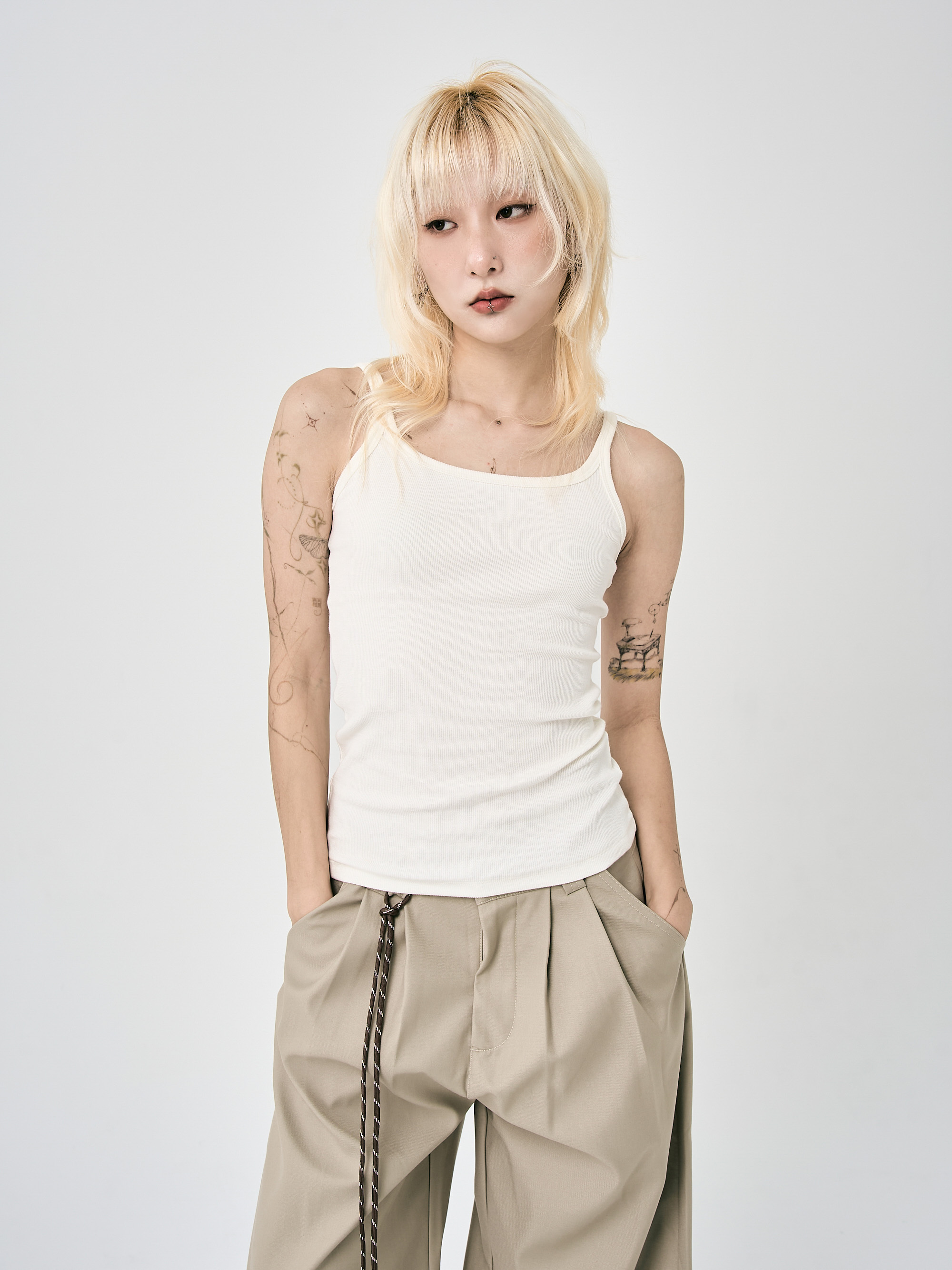 螺紋貼身簡約背心-白