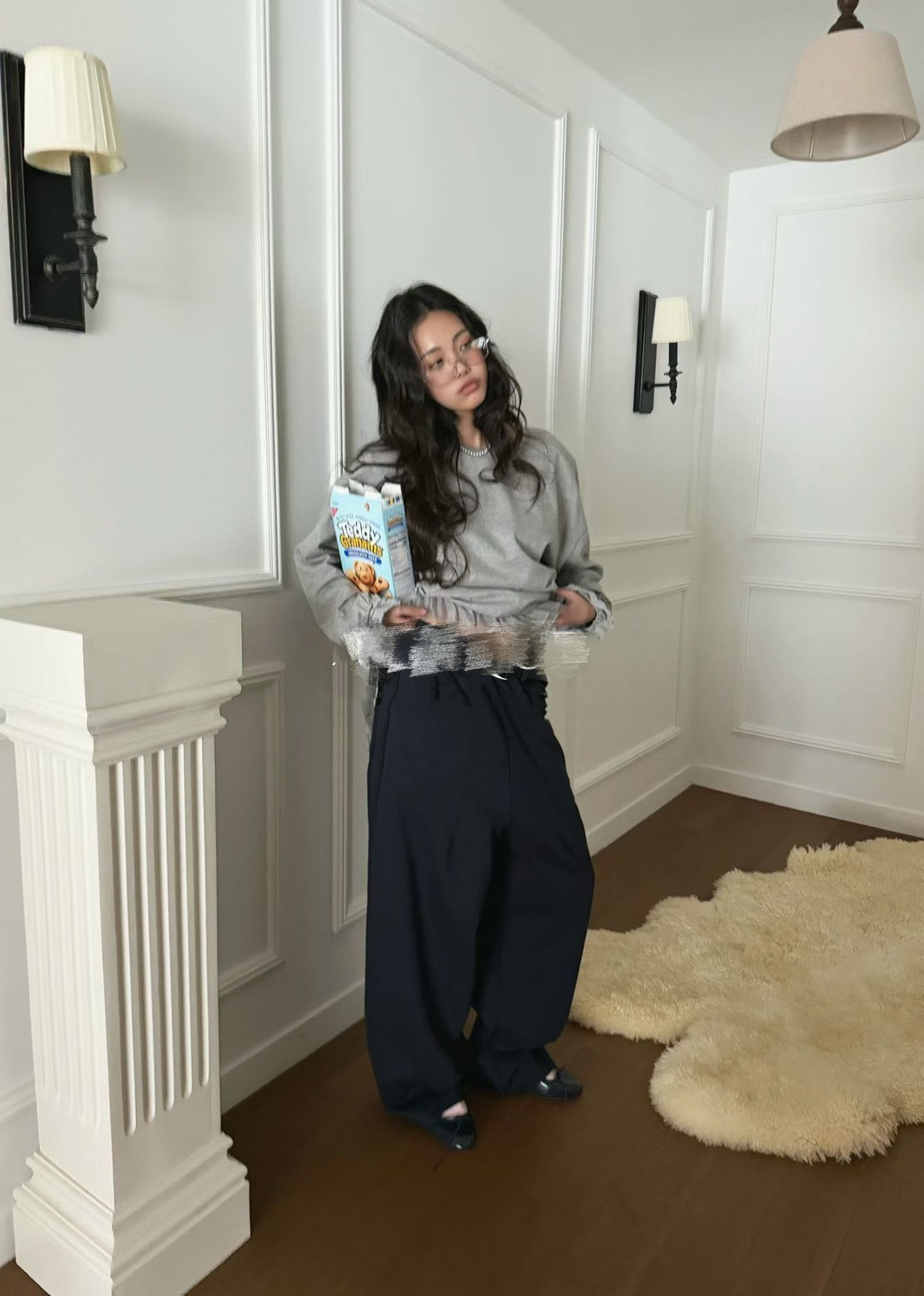 正韓圓領墊肩花邊長袖上衣