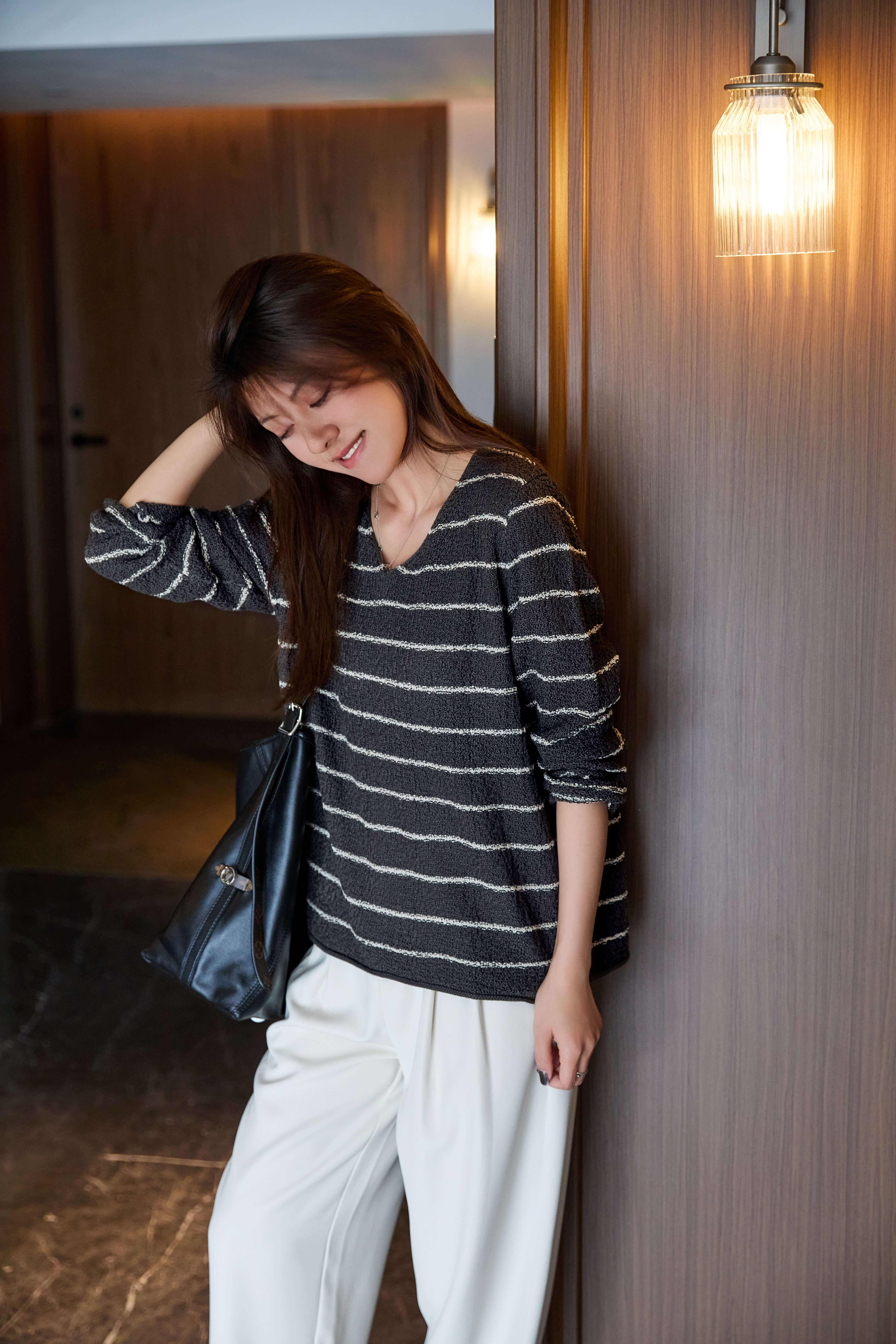 Striped Loose Knit Top_KN263L04