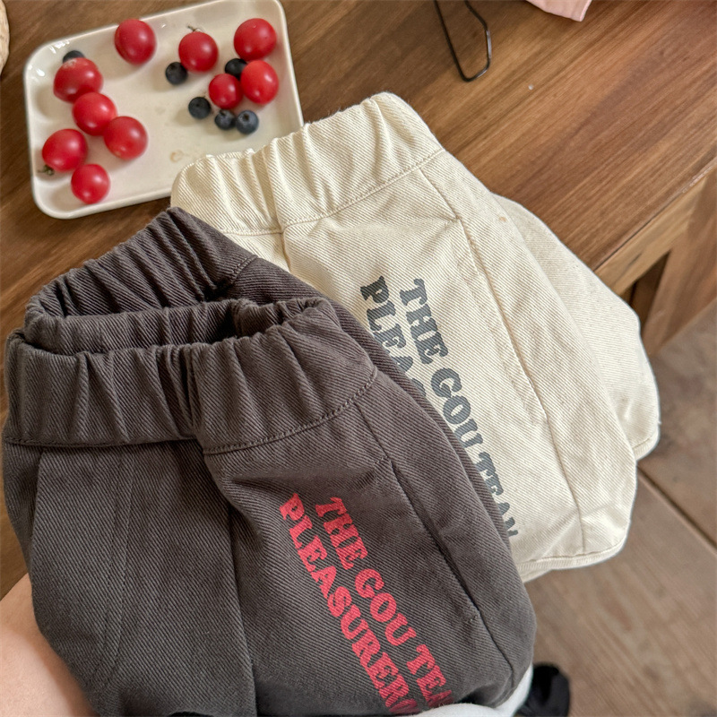 側邊字母寬口短褲