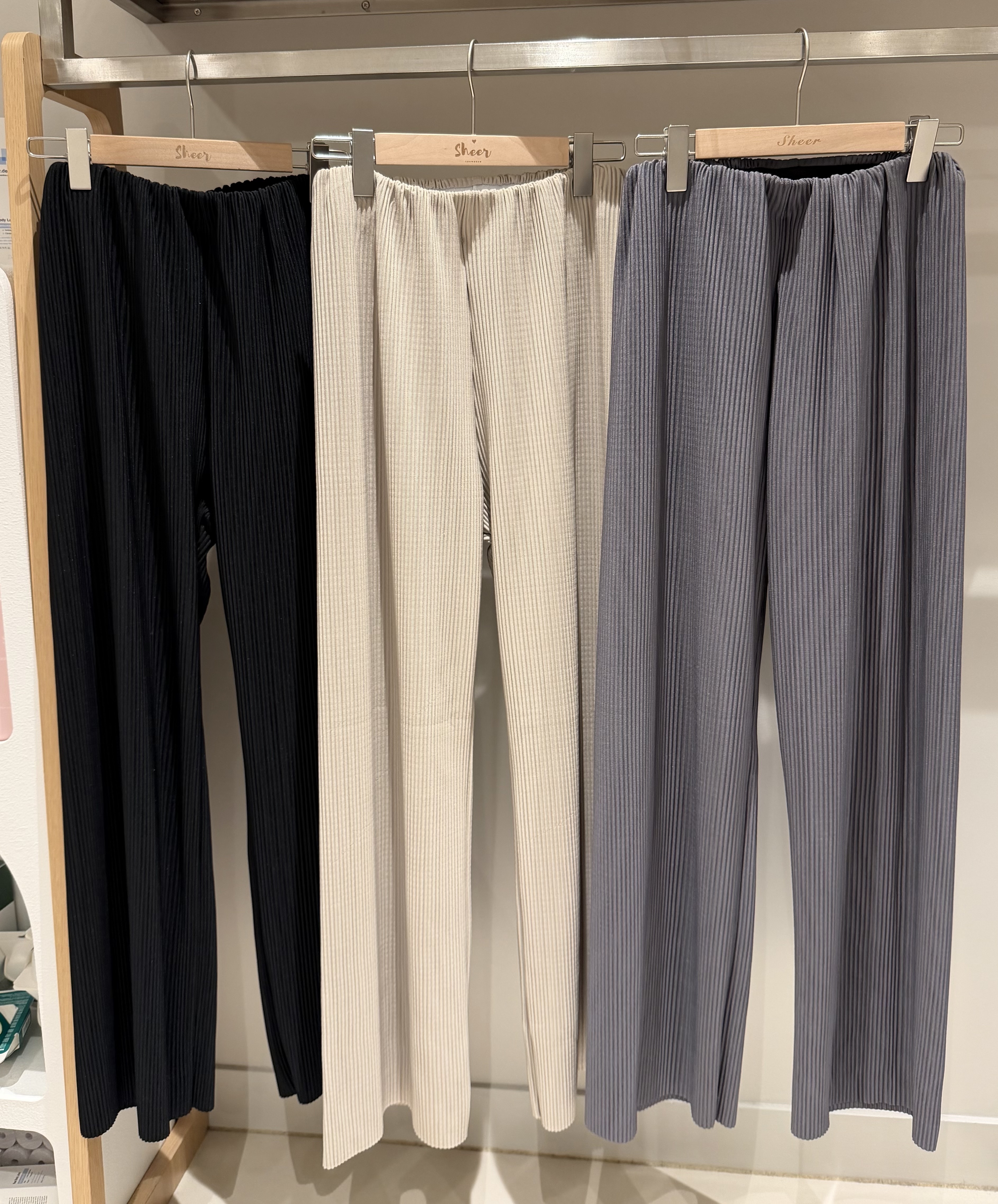 百摺紋直腳Pants