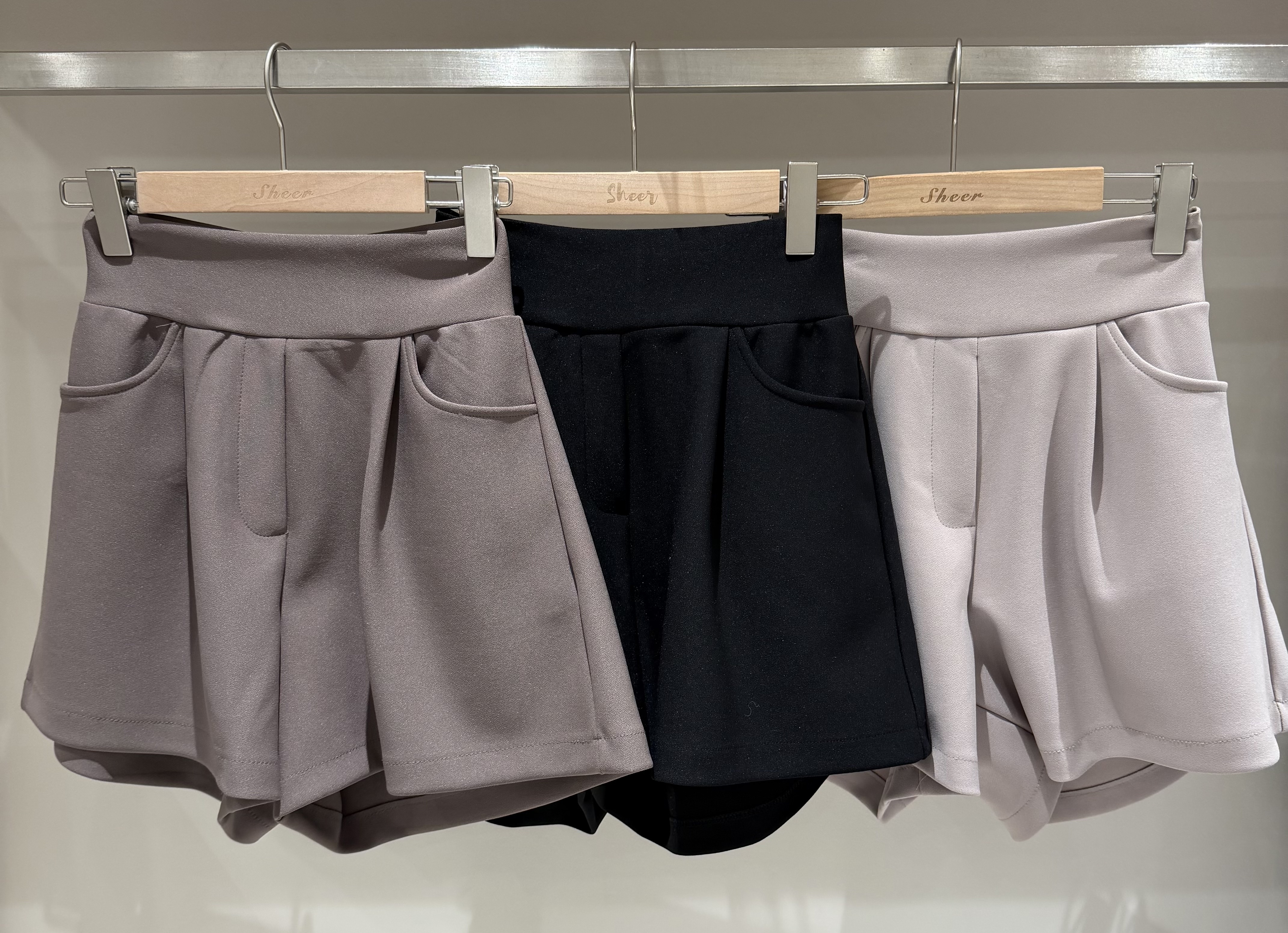 橡筋腰西裝料短褲