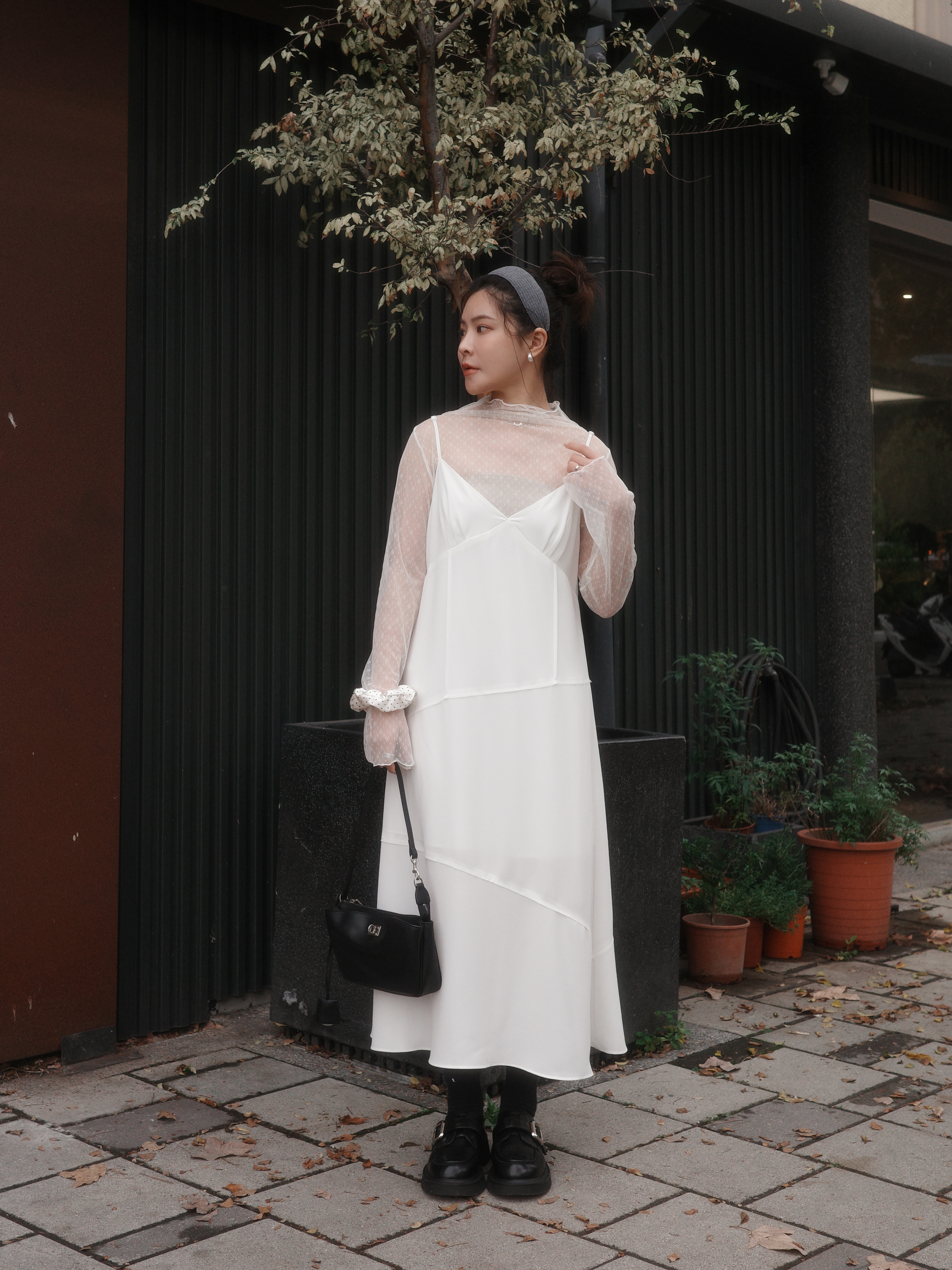 仙氣小花透膚上衣