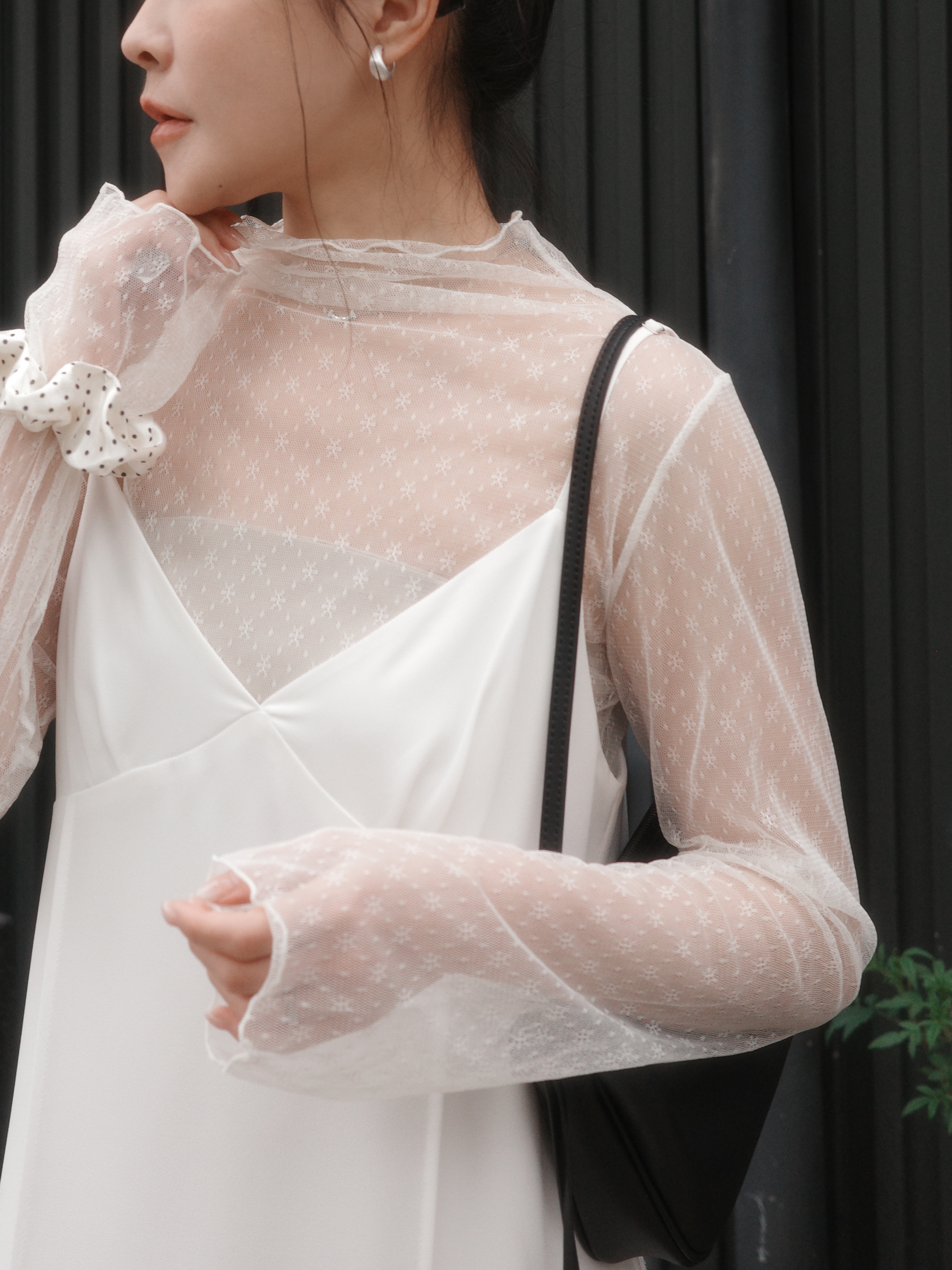 仙氣小花透膚上衣