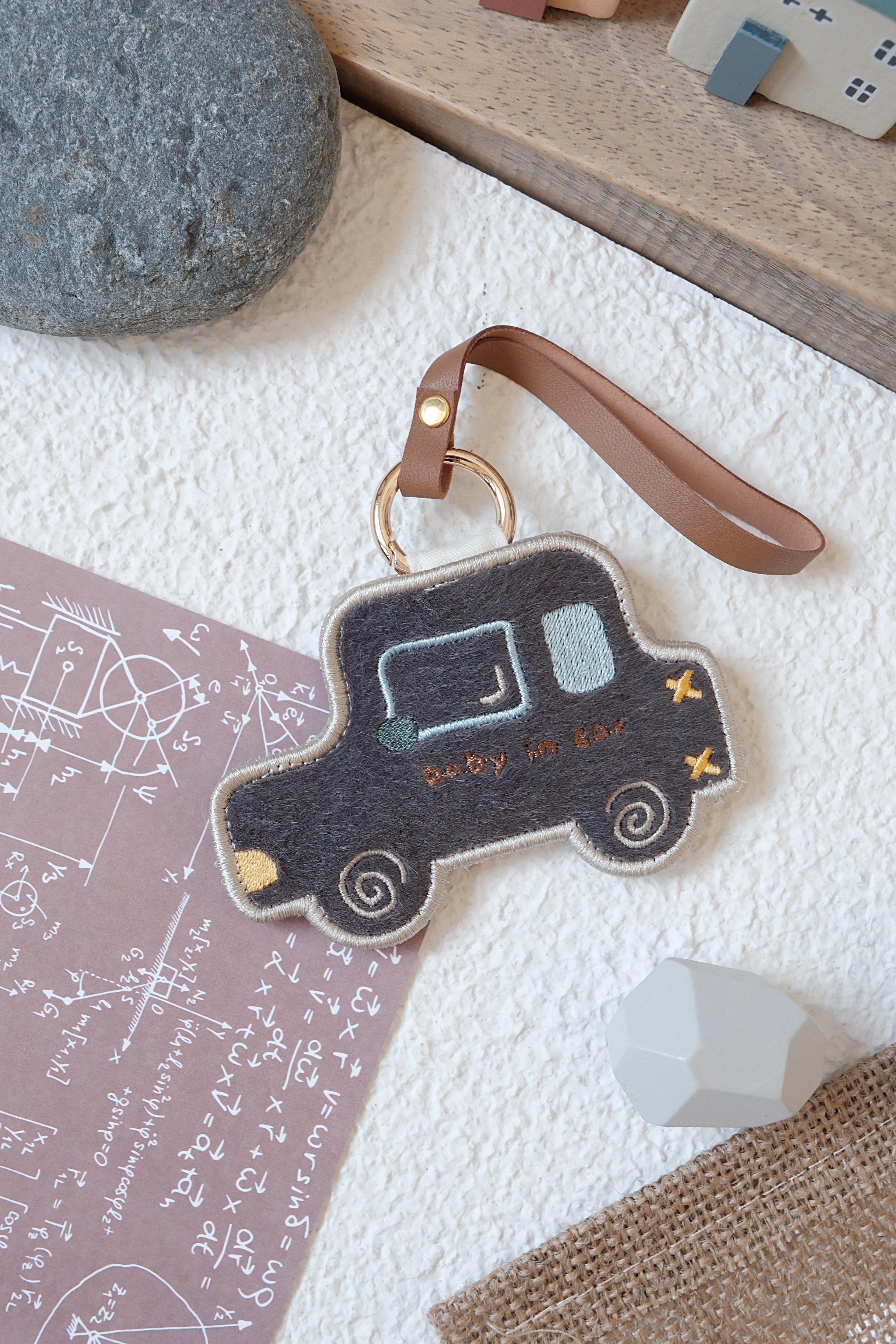 Hi Y.P store-刺繡萬用皮飾-獨家設計-寶貝的小汽車-深藍