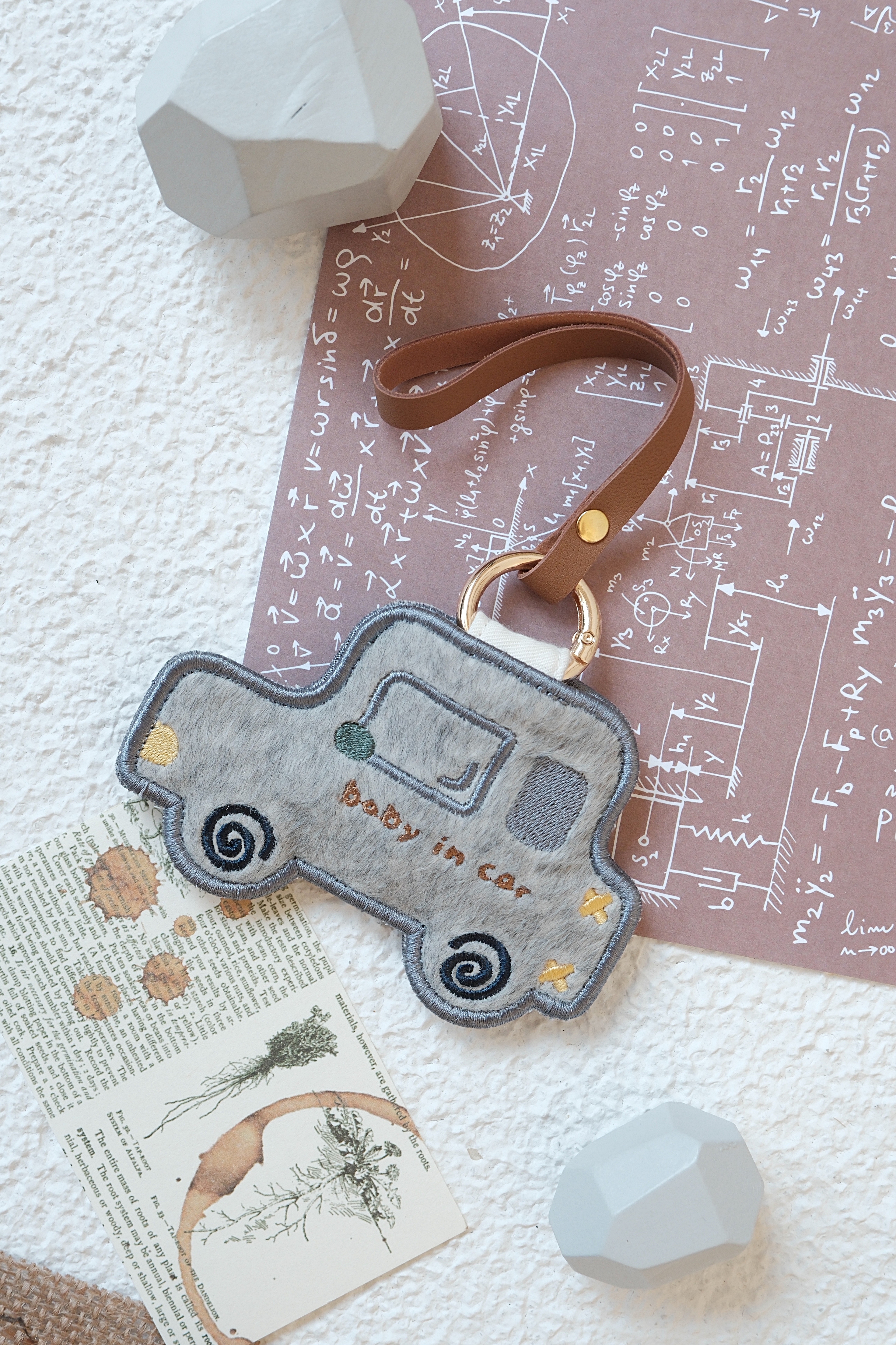 Hi Y.P store-刺繡萬用皮飾-獨家設計-寶貝的小汽車-灰