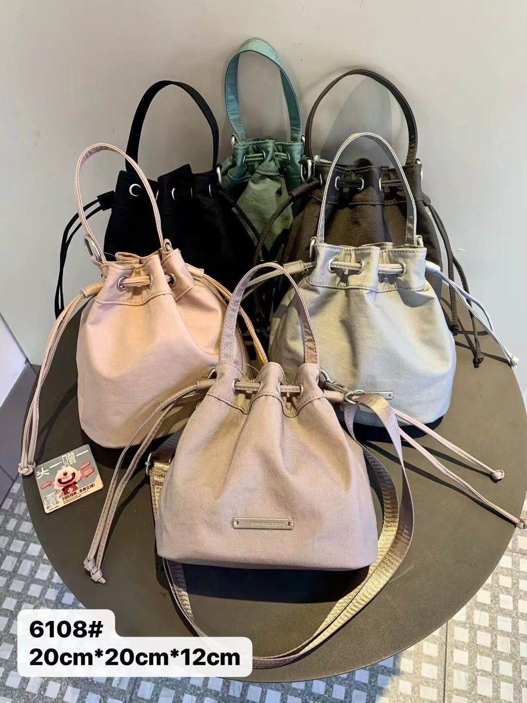 6108【休閒輕便束口水桶包】