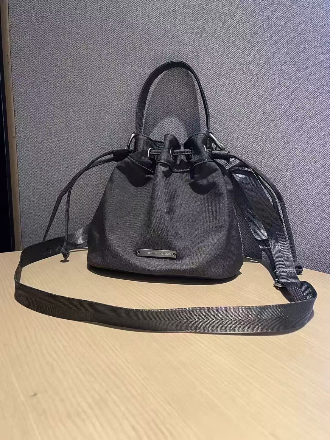 6108【休閒輕便束口水桶包】