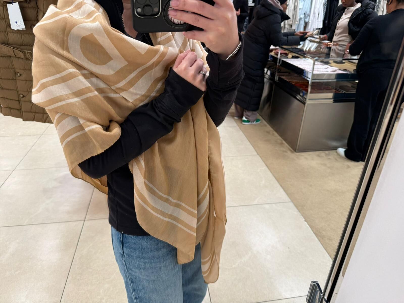 LYS01382 Burberry 圓形Logo標誌大方巾