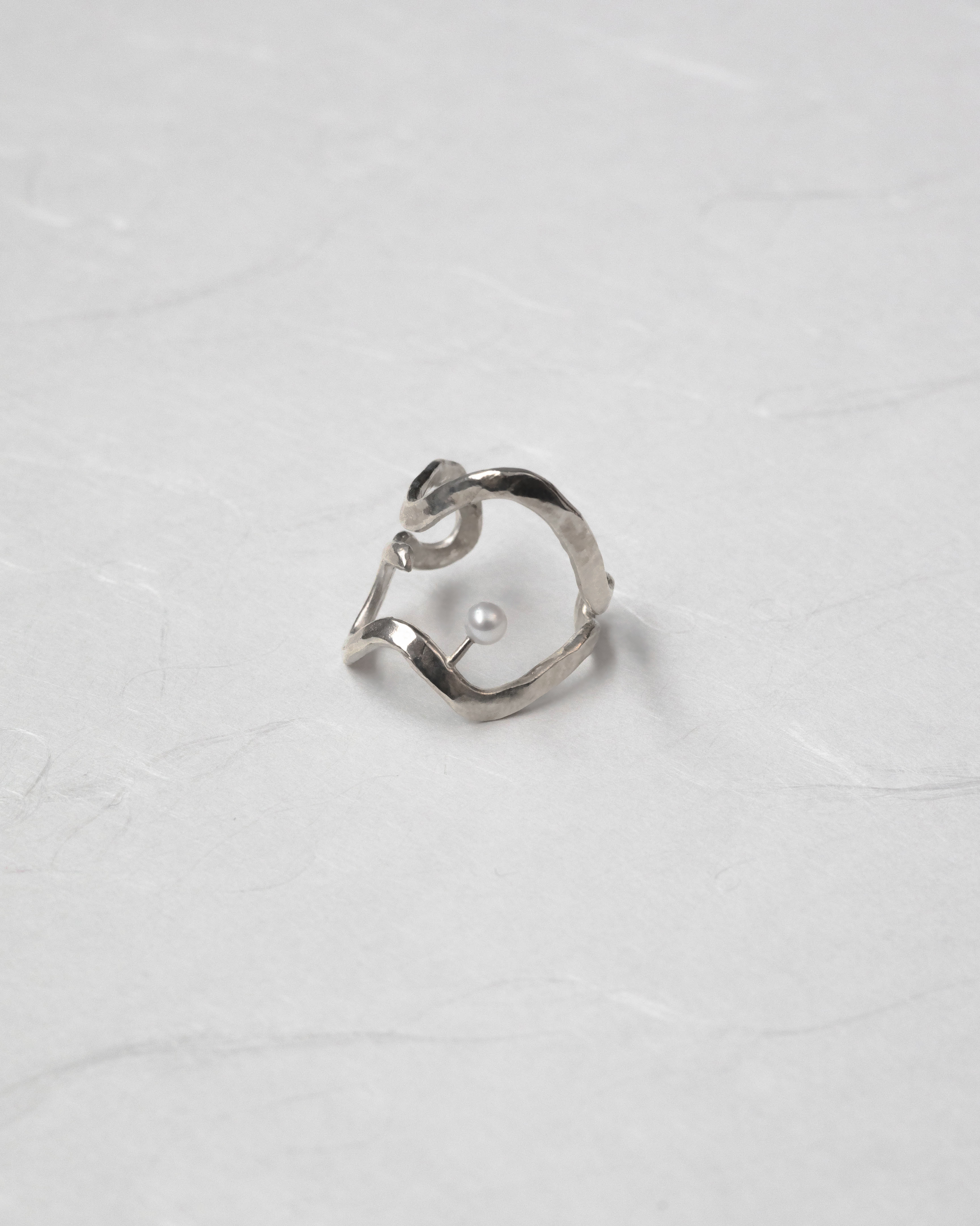 JUelry Human-shaped Ear Hooks (Ring) - Pearl