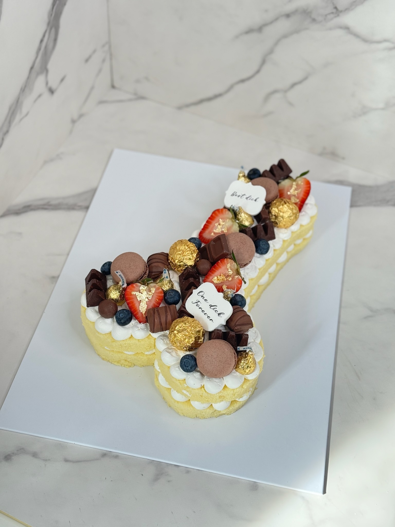 「雄風再起」搞怪創意蛋糕