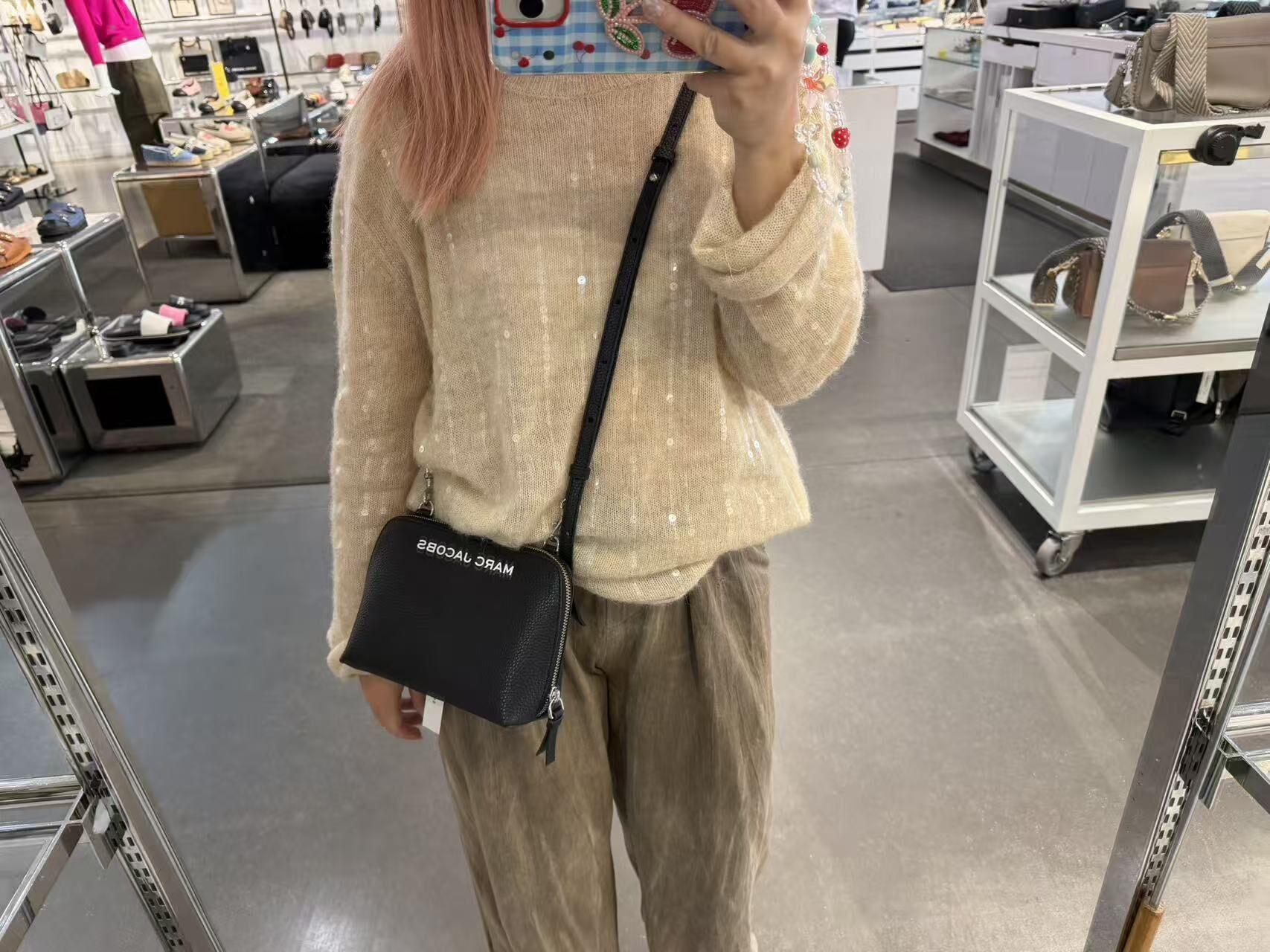 【直播】Marc Jacobs LX031202 荔枝紋皮斜咩包 (黑色)