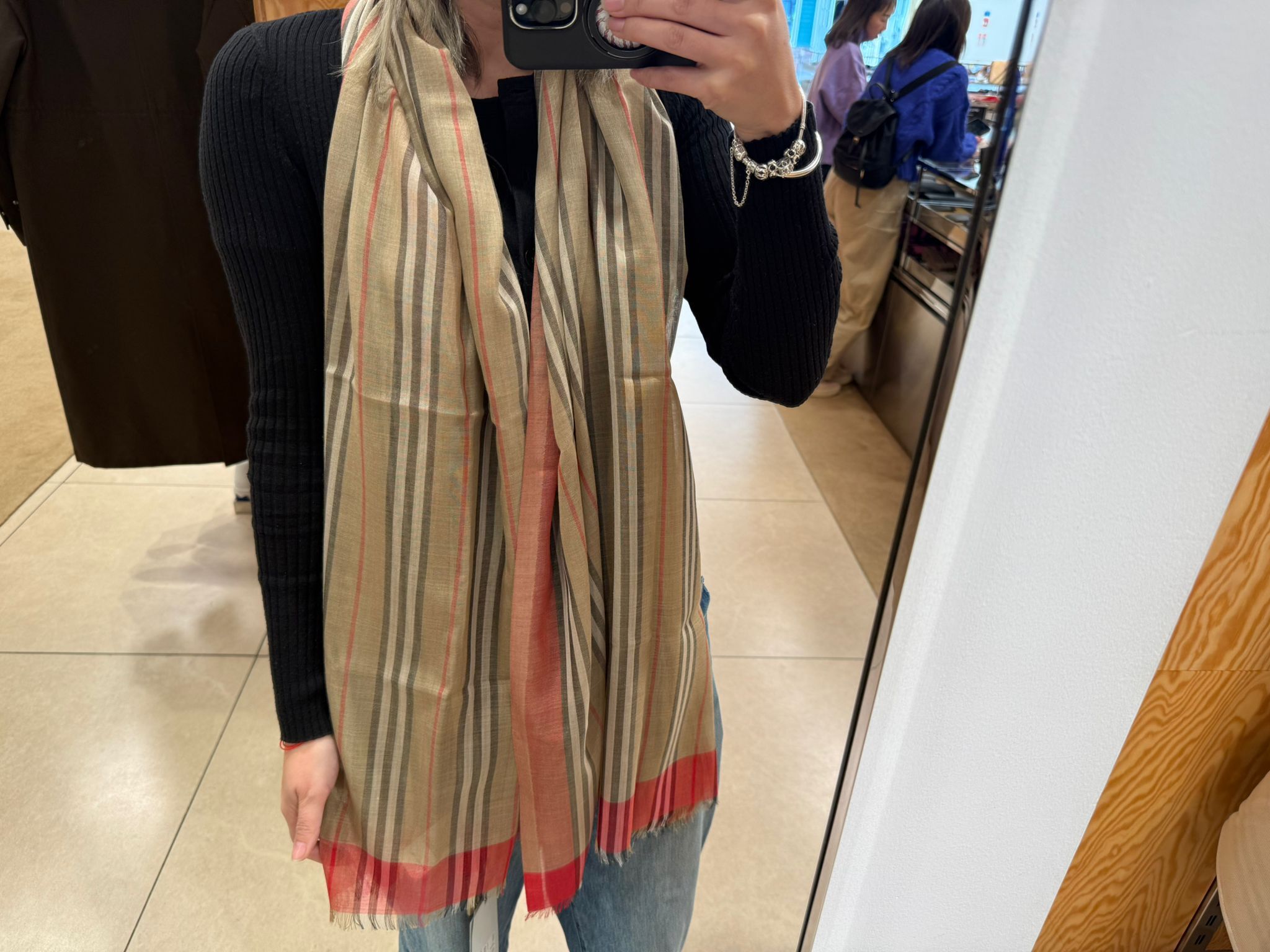 LYS01388 Burberry 經典薄款條紋圍巾