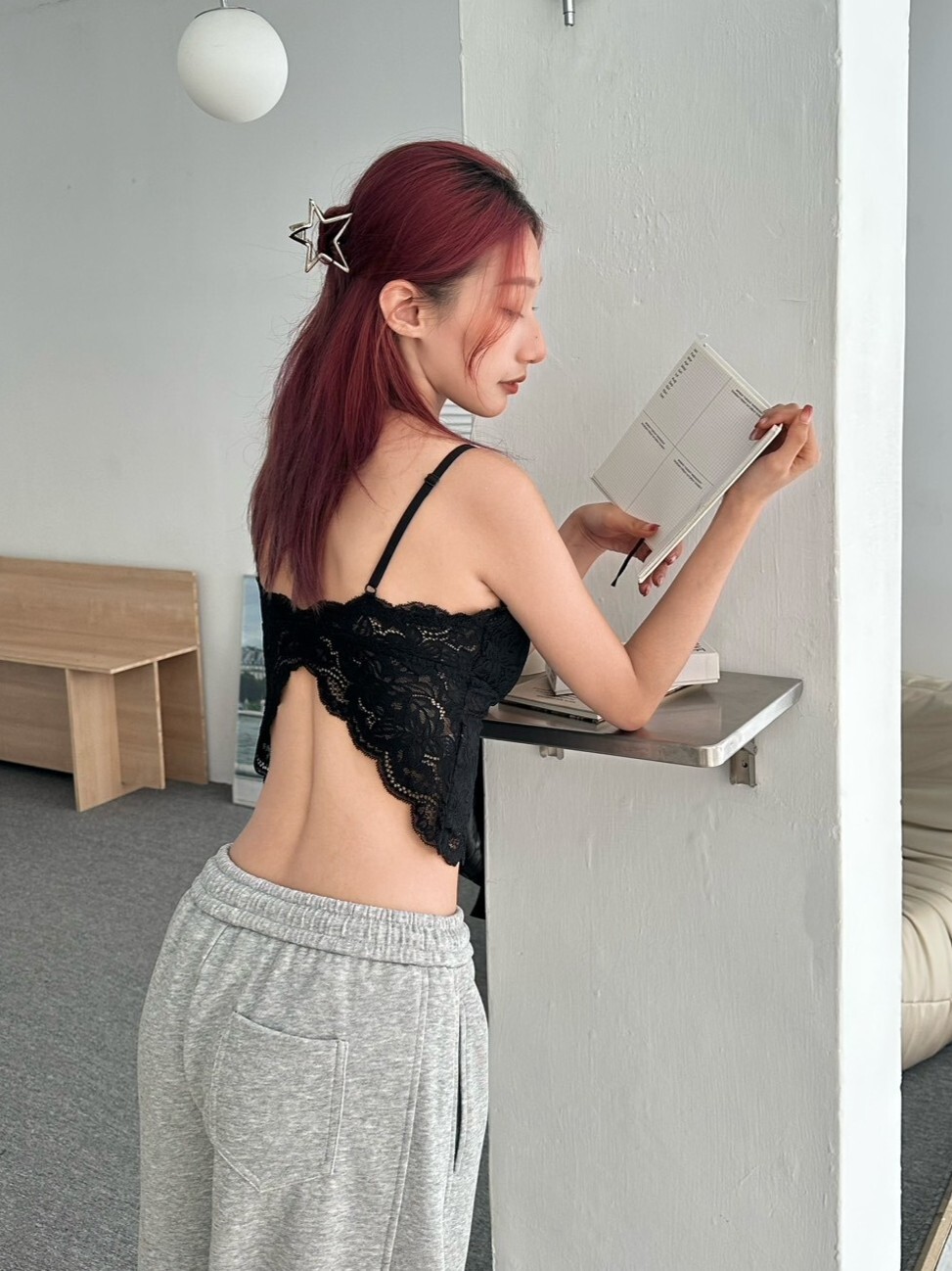 我的心機日記 挖背微辣蕾絲花透膚bra top