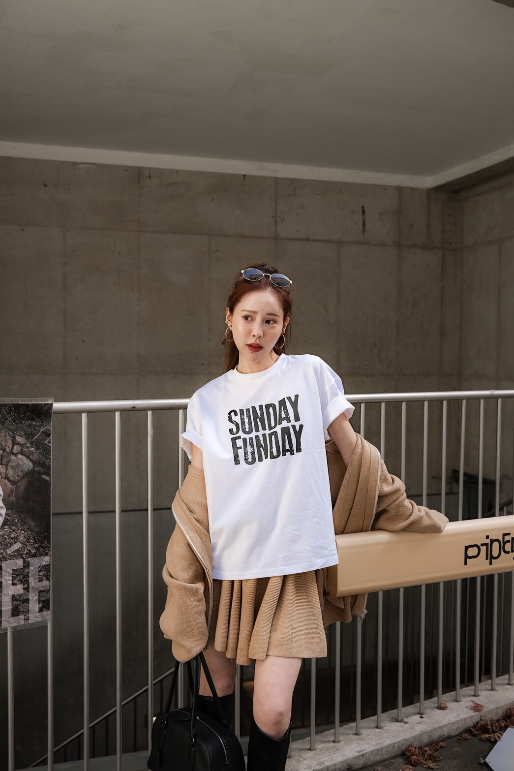 #AF01快樂星期天短Ｔ(白/咖/深藍)