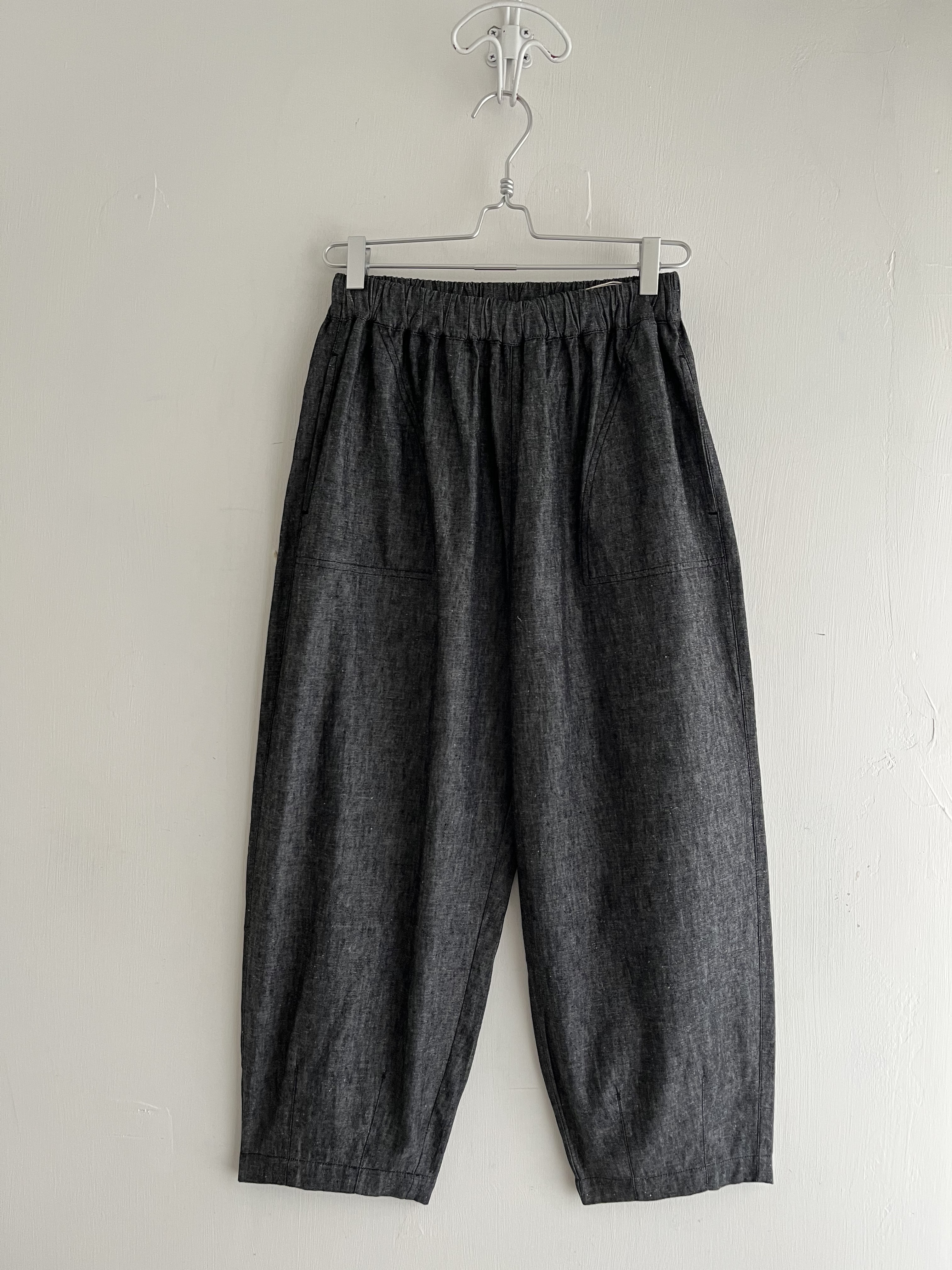 ⑨黑色薄料全橡筋闊褲