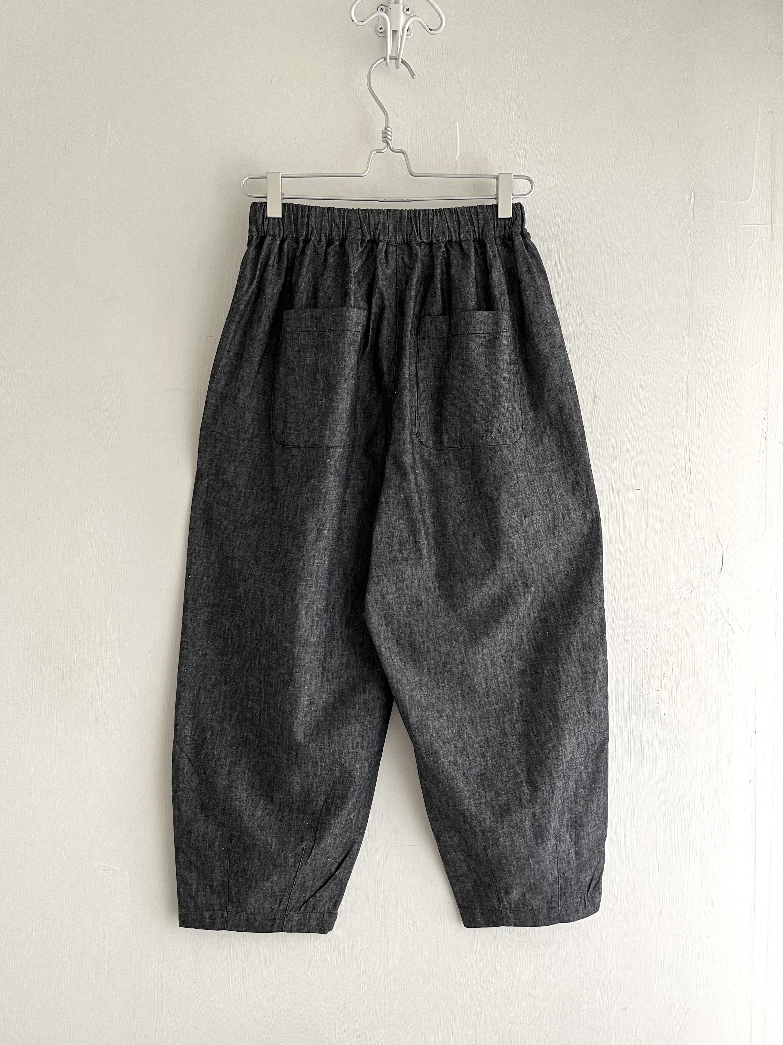 ⑨黑色薄料全橡筋闊褲