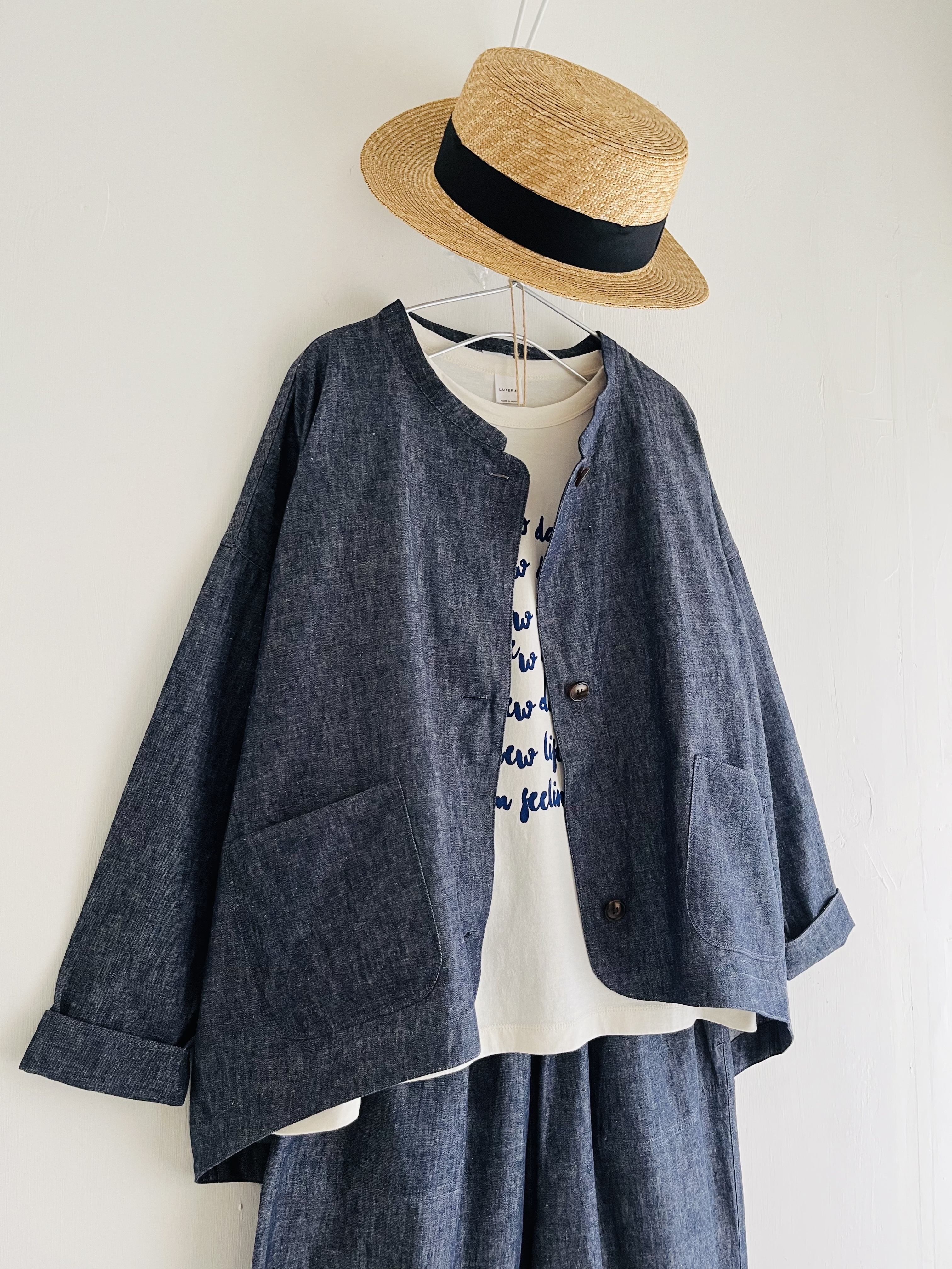 ⑨藍色薄料外套